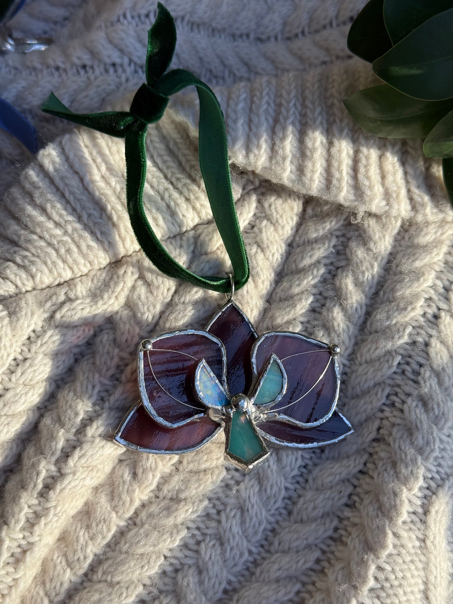 " . Orchid flower Purple with veins , Stained glass Decorative ORNAMENT, Christmas decoration, Suncatcher