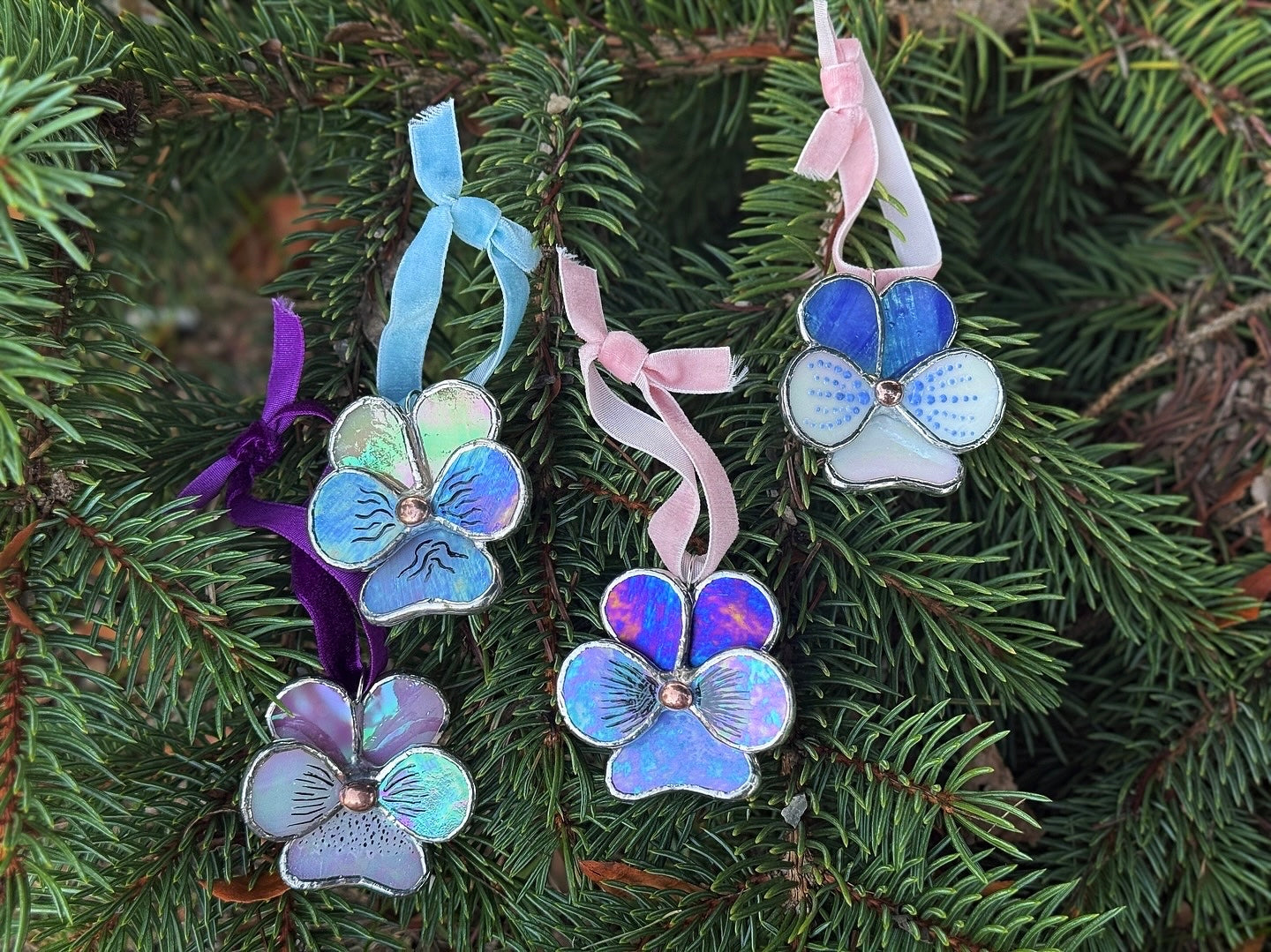 " .  CHOOSE COLOR Decorative ORNAMENT Stained glass Pansy flower, Christmas decoration, Suncatcher