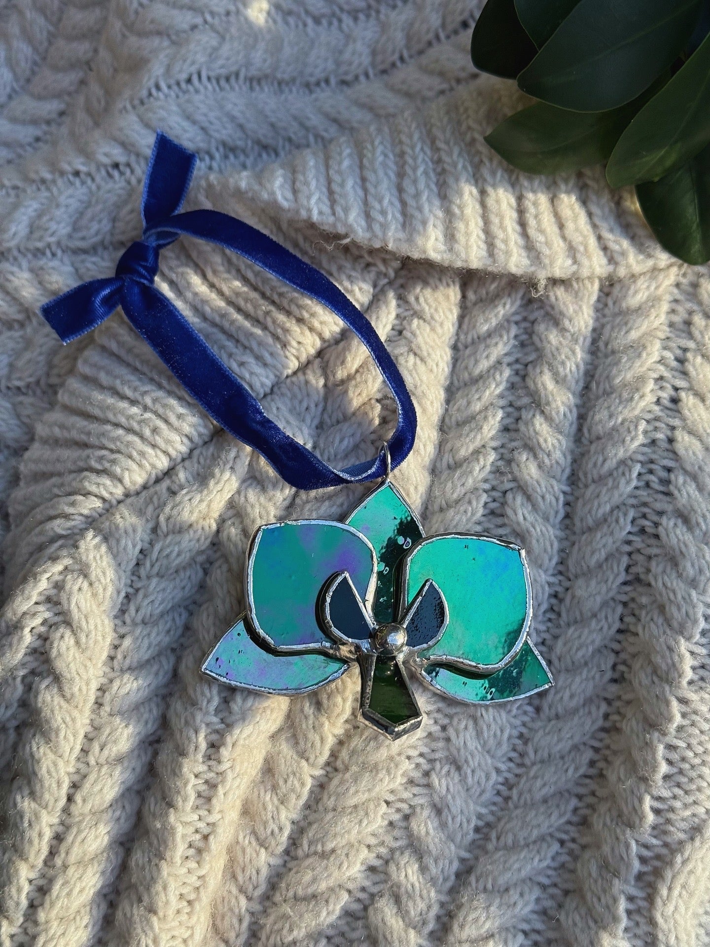 " . Orchid flower Green luminescent, Stained glass Decorative ORNAMENT, Christmas decoration, Suncatcher