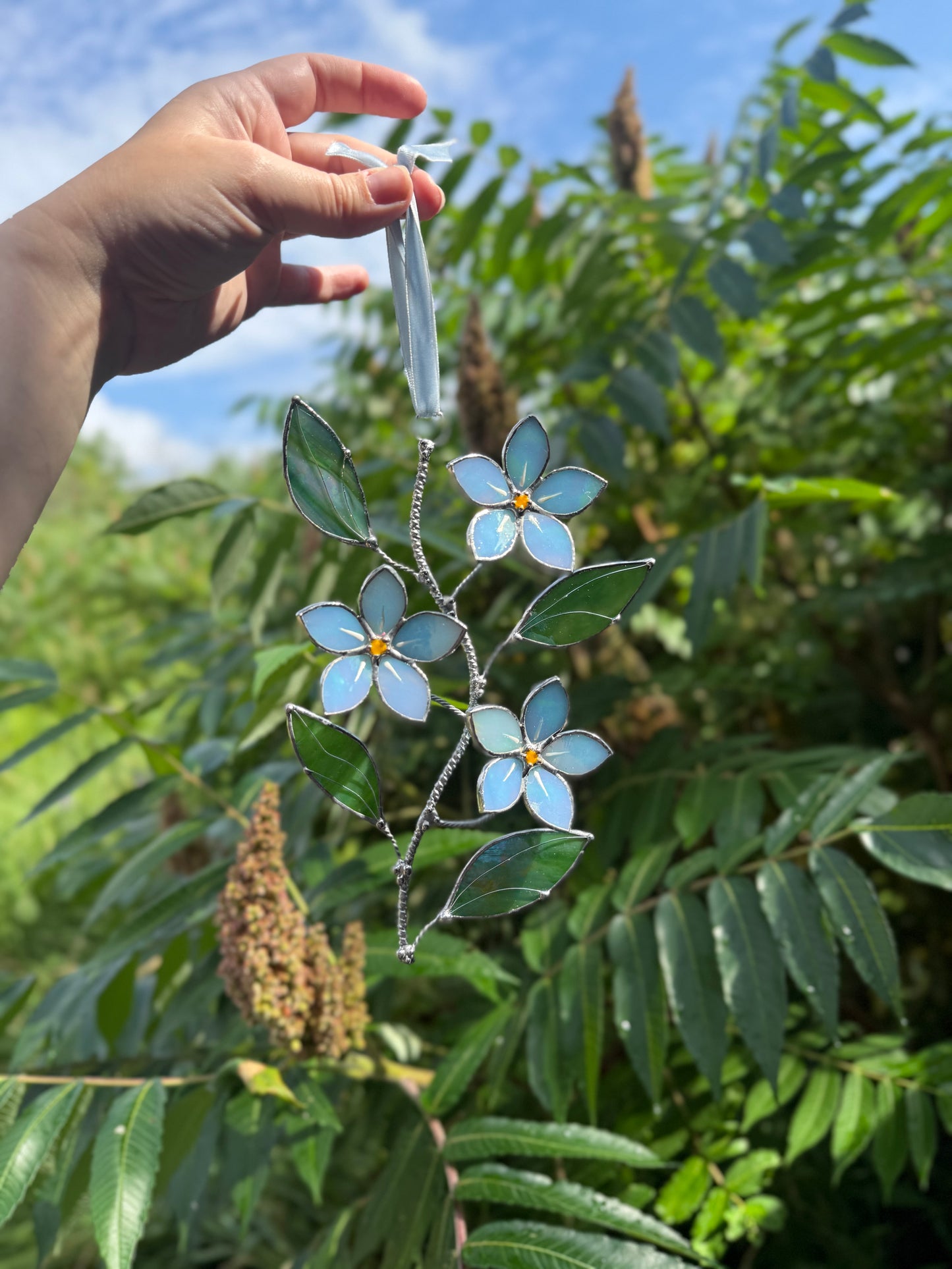 .Forget Me Not light blue Artisan Stained Glass Suncatcher Floral Wall Hanging new