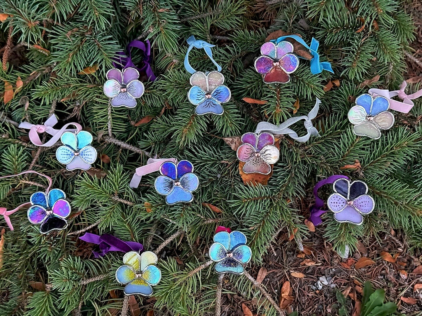 " .  CHOOSE COLOR Decorative ORNAMENT Stained glass Pansy flower, Christmas decoration, Suncatcher