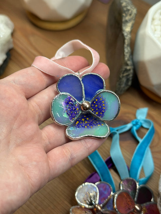 " . Pansy flower Blue & Light blue irid with pattern , Stained glass Decorative ORNAMENT, Christmas decoration, Suncatcher