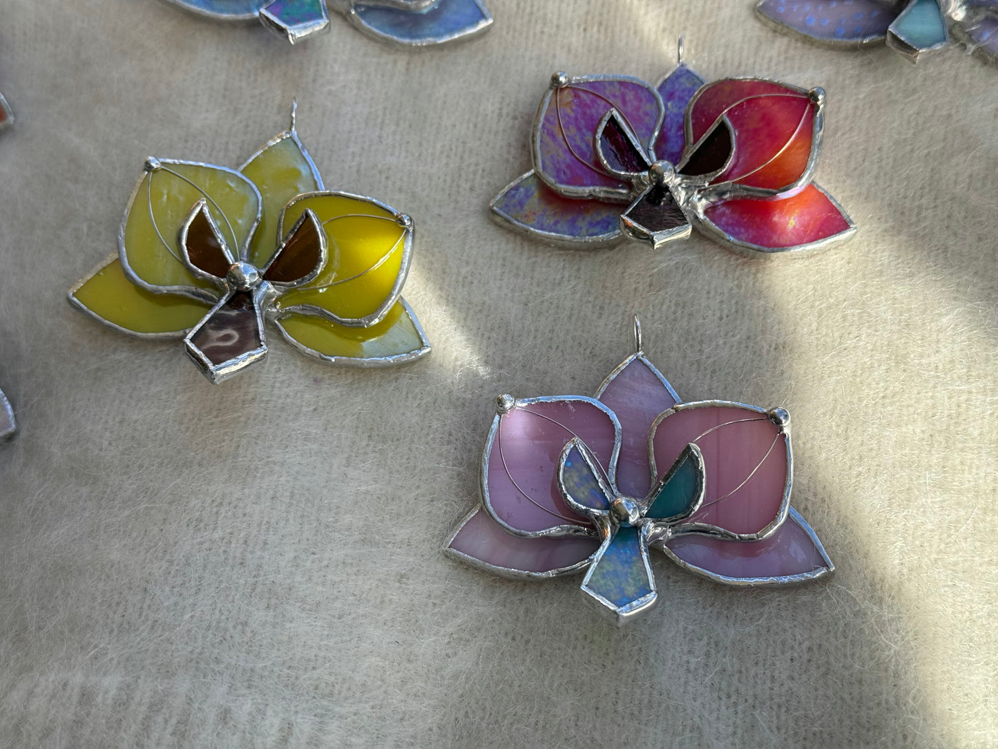 " . Orchid flower Pink with veins, Stained glass Decorative ORNAMENT, Christmas decoration, Suncatcher