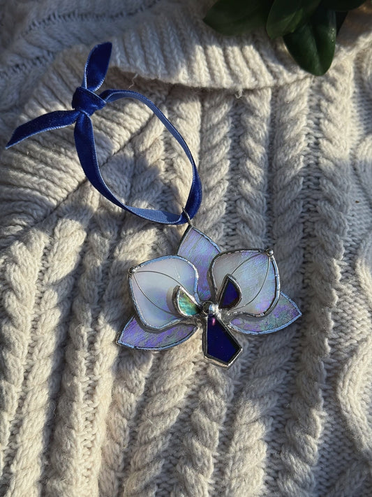 " . Orchid flower White pearl irid, Stained glass Decorative ORNAMENT, Christmas decoration, Suncatcher