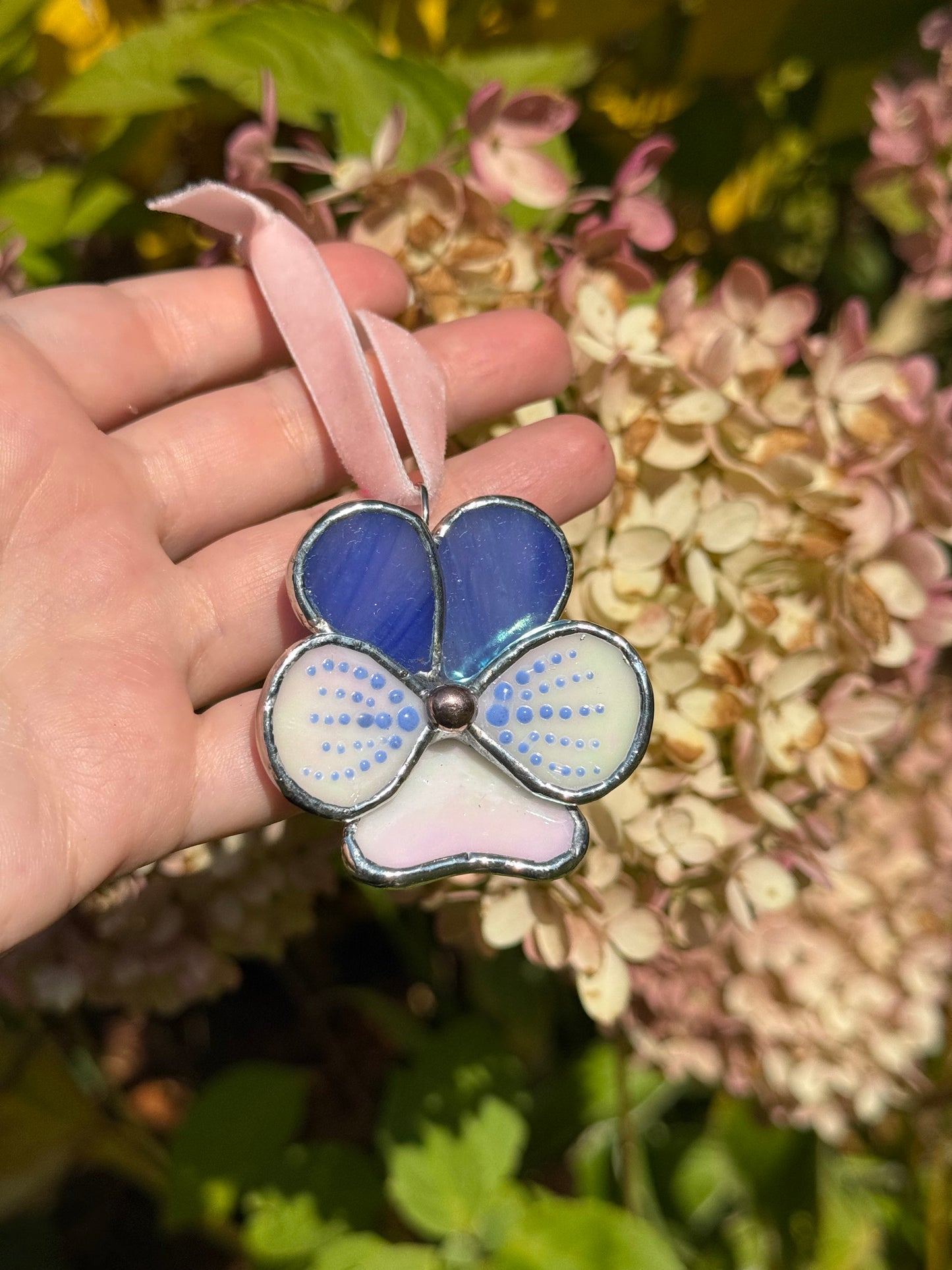 " . Pansy flower Blue & White irid with pattern, Stained glass Decorative ORNAMENT, Christmas decoration, Suncatcher