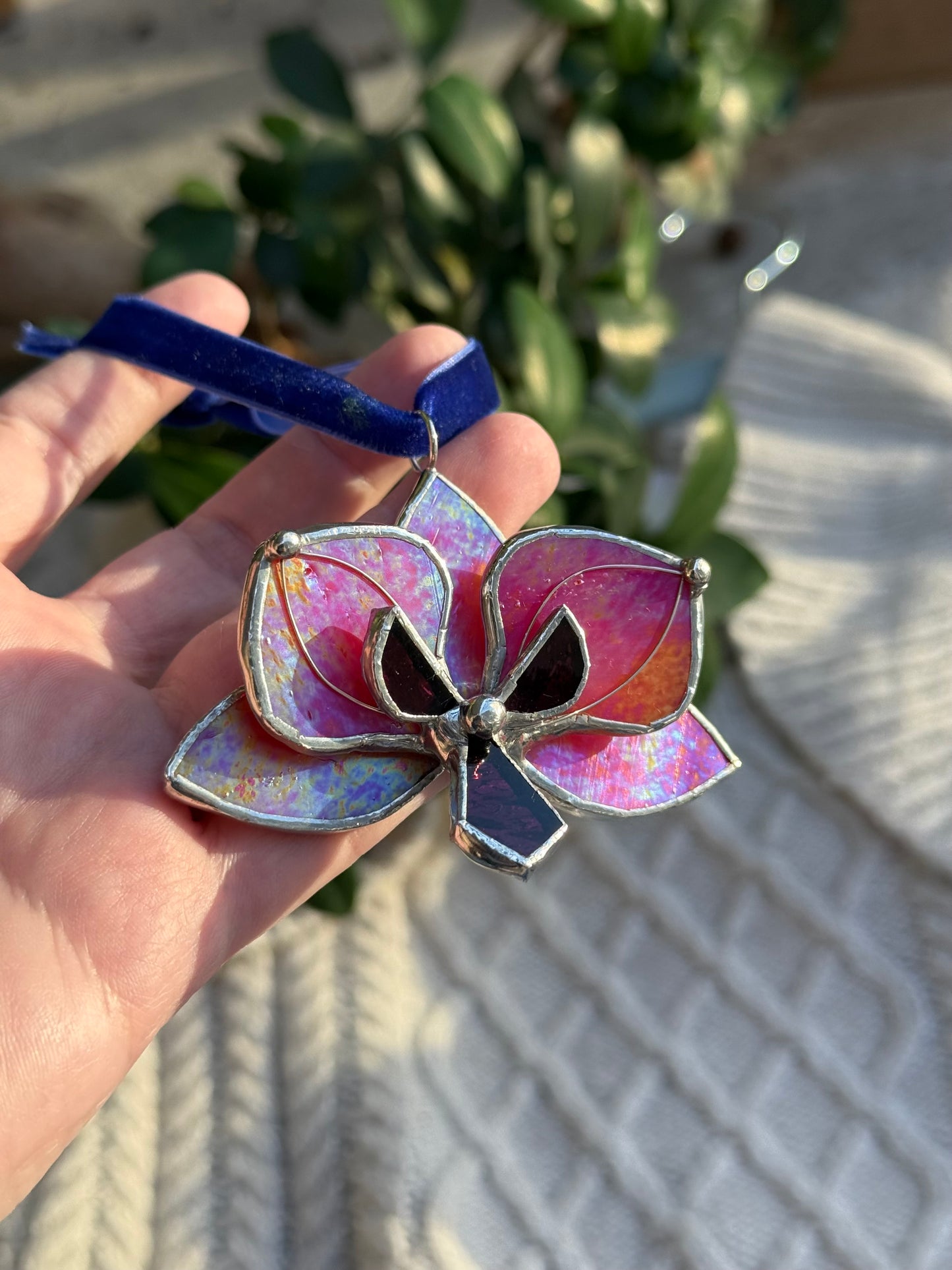 " . Orchid flower Berry Red irid, Stained glass Decorative ORNAMENT, Christmas decoration, Suncatcher