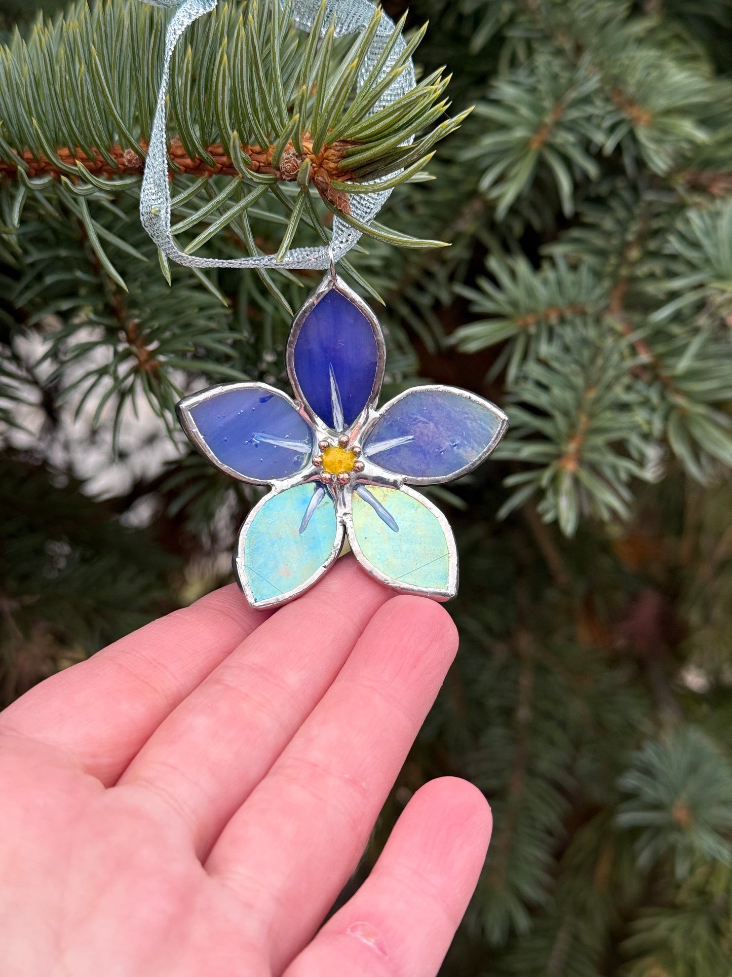 " . Forget me not flower Blue irid , Stained glass Decorative ORNAMENT, Christmas decoration, Suncatcher