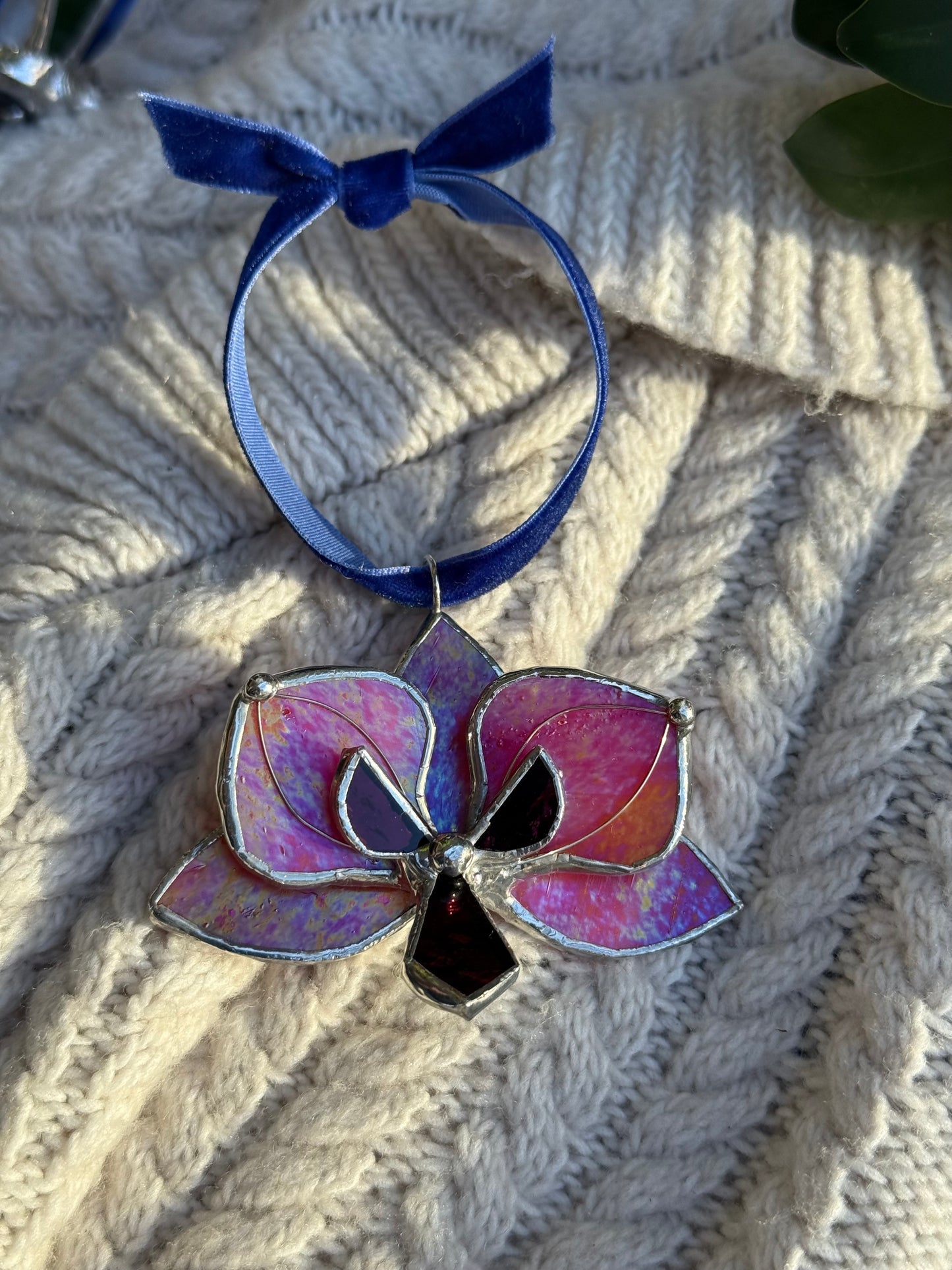 " . Orchid flower Berry Red irid, Stained glass Decorative ORNAMENT, Christmas decoration, Suncatcher