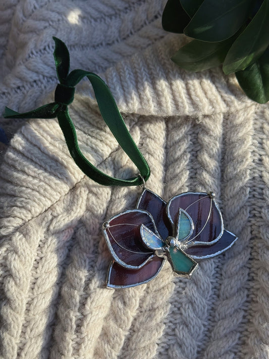 " . Orchid flower Purple with veins , Stained glass Decorative ORNAMENT, Christmas decoration, Suncatcher