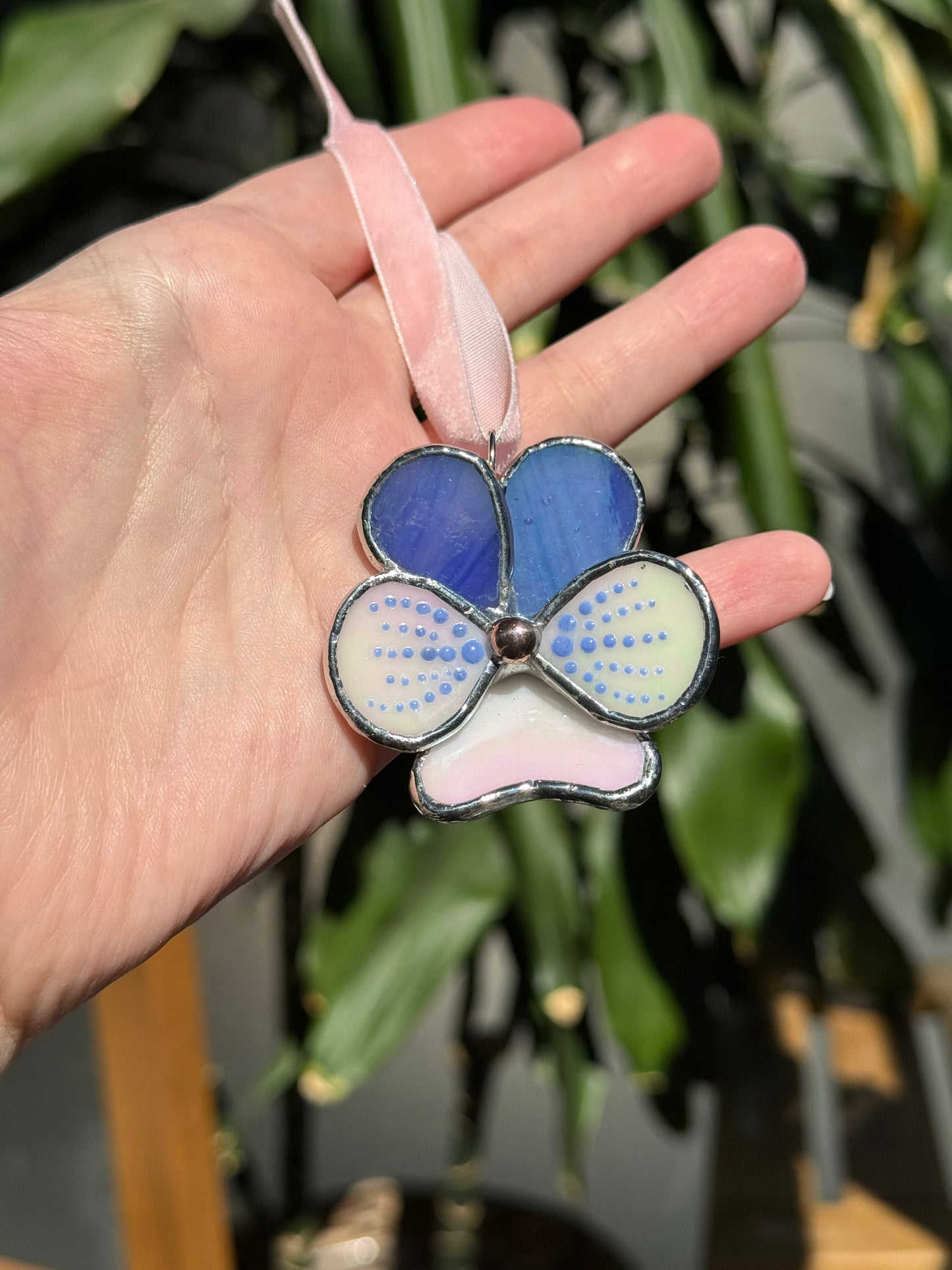 " .  CHOOSE COLOR Decorative ORNAMENT Stained glass Pansy flower, Christmas decoration, Suncatcher