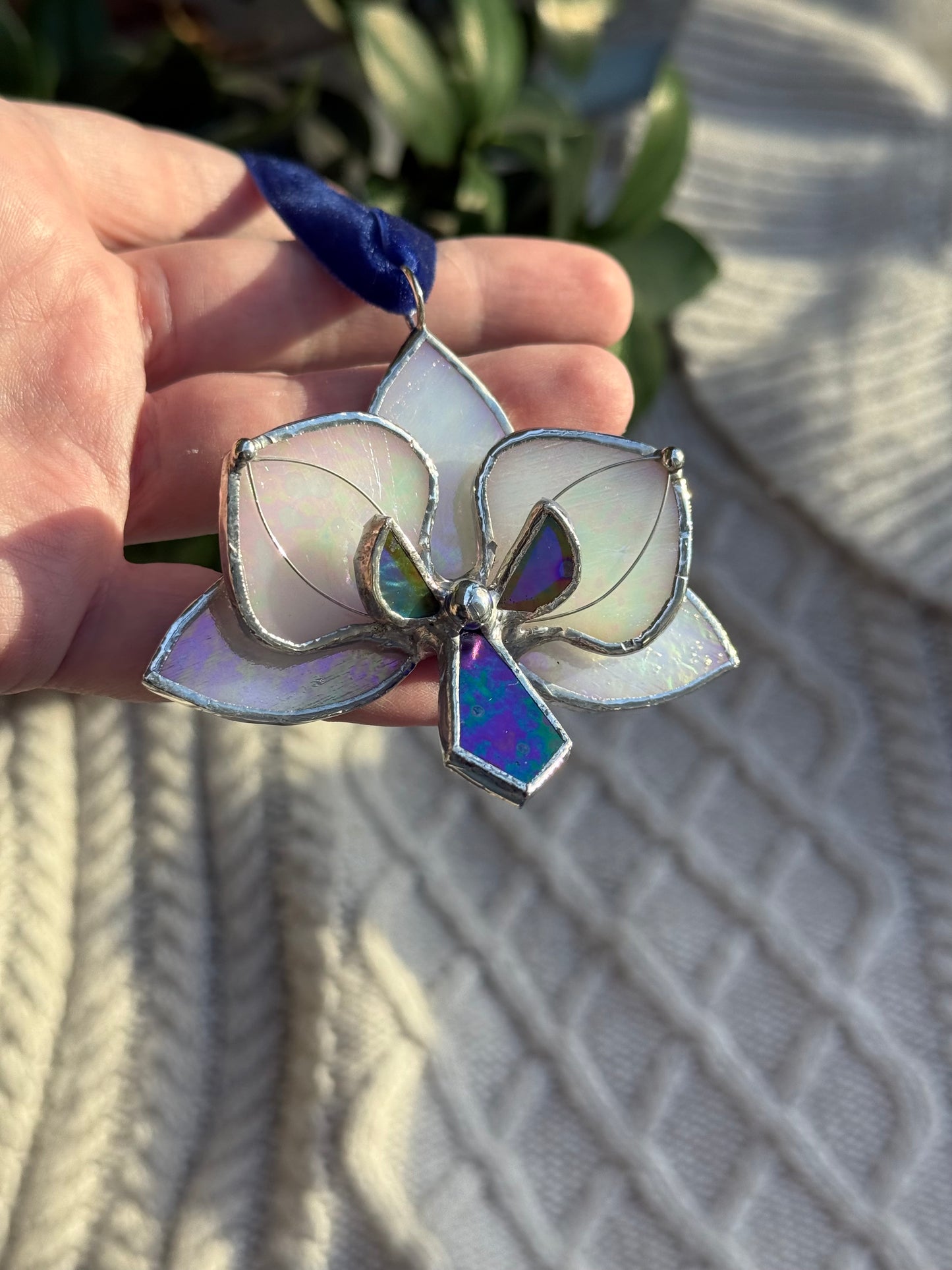 " . Orchid flower White pearl irid, Stained glass Decorative ORNAMENT, Christmas decoration, Suncatcher
