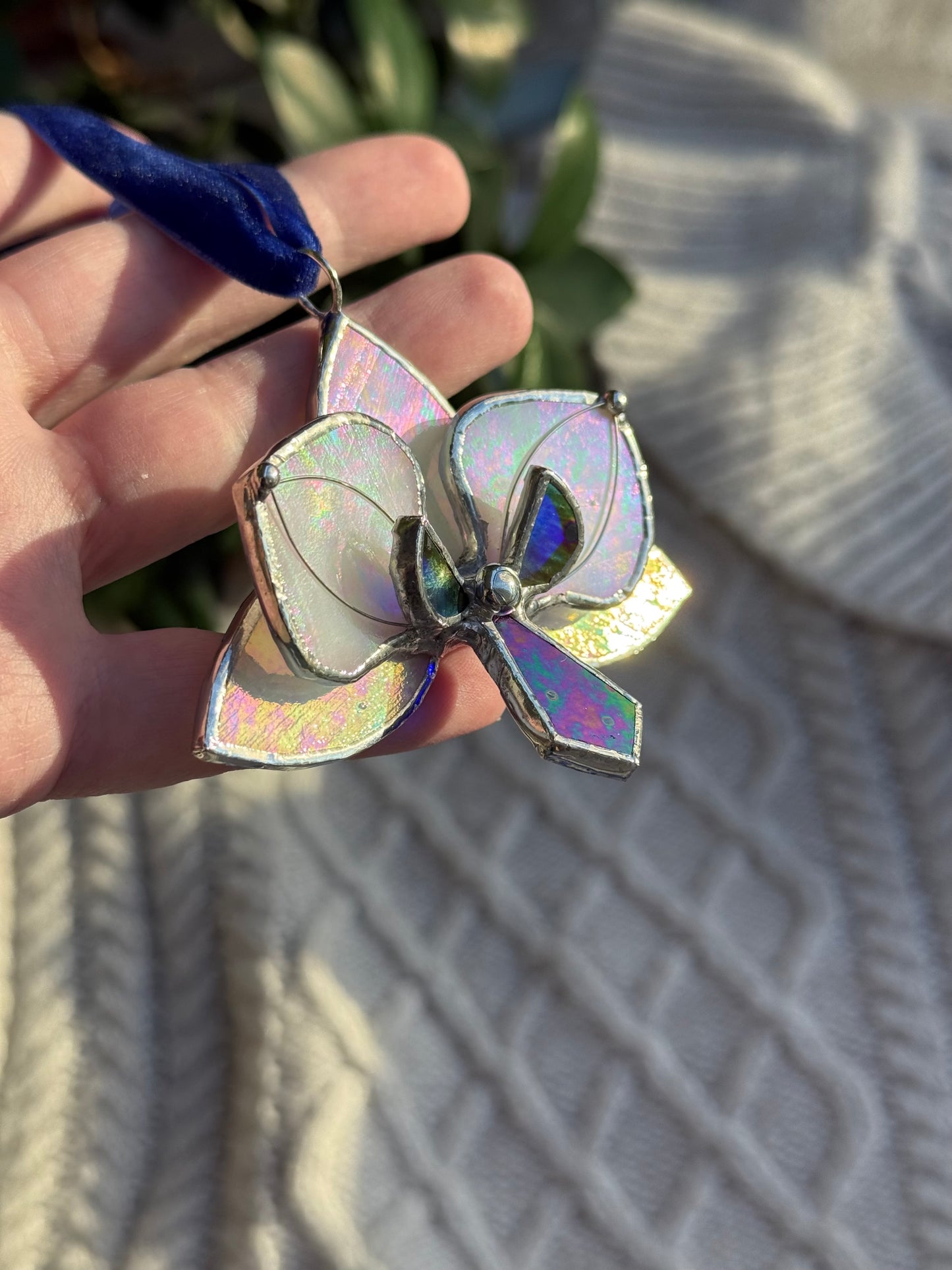 " . Orchid flower White pearl irid, Stained glass Decorative ORNAMENT, Christmas decoration, Suncatcher