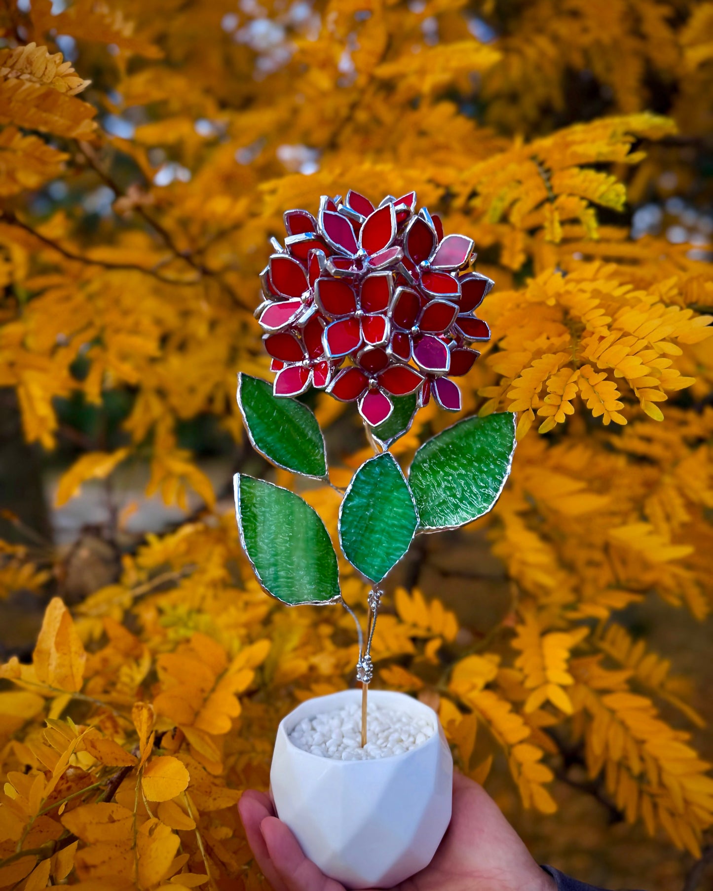 " . Hydrangea bunch Scarlet red in the pot ”, Stained glass tropical flower 3D, Sun catcher, Table plant, Garden stick, Outdoor and gardening decor