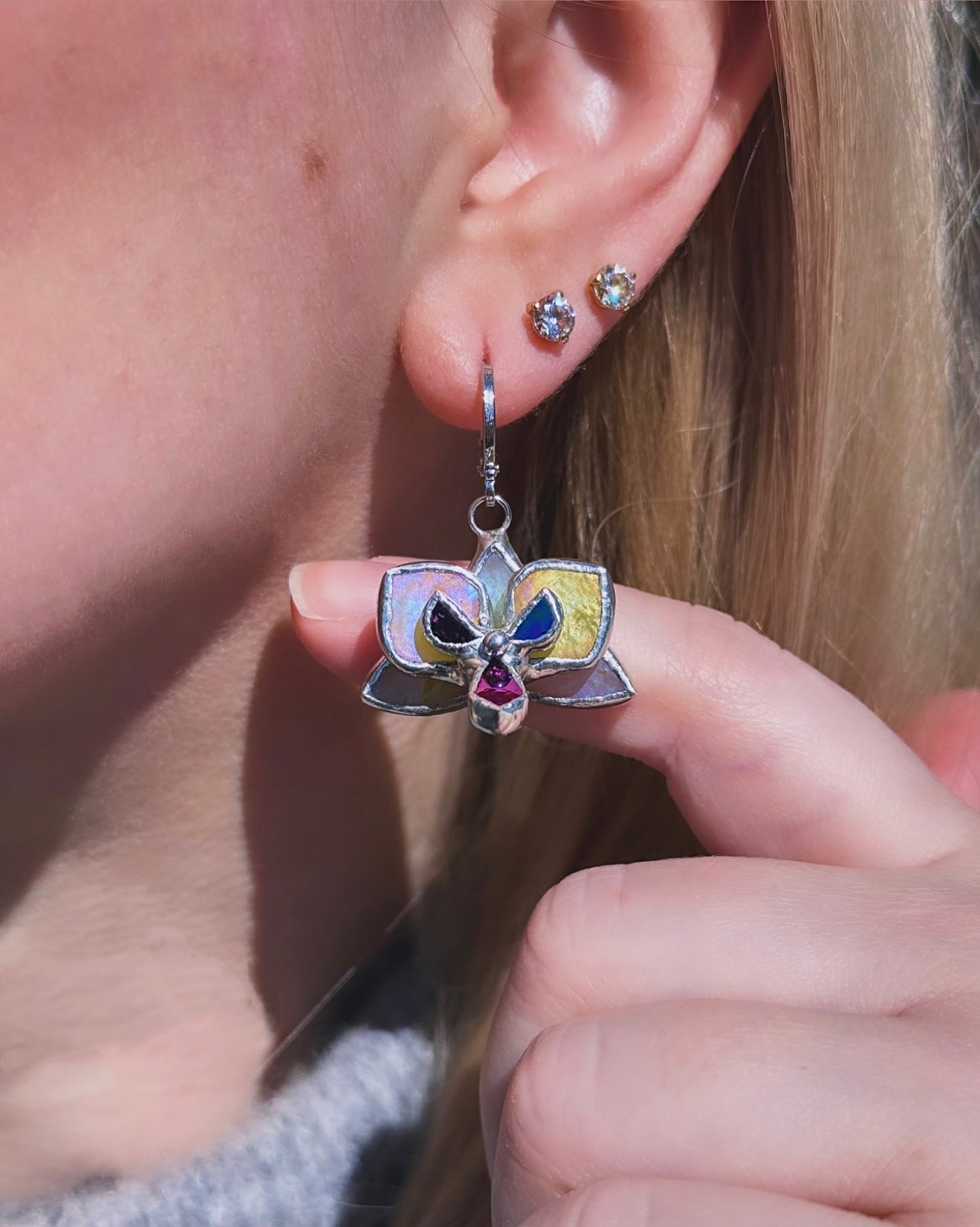 " . Earrings Orchid Yellow iridescent ” Stained glass tropical flower 3D, art jewelry necklace ring
