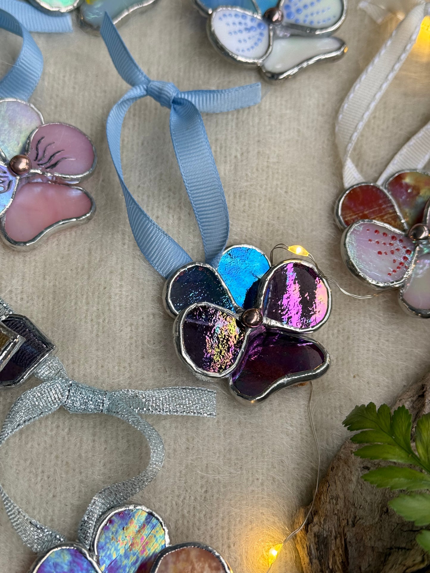 " . Pansy flower Plum irid transparent , Stained glass Decorative ORNAMENT, Christmas decoration, Suncatcher new