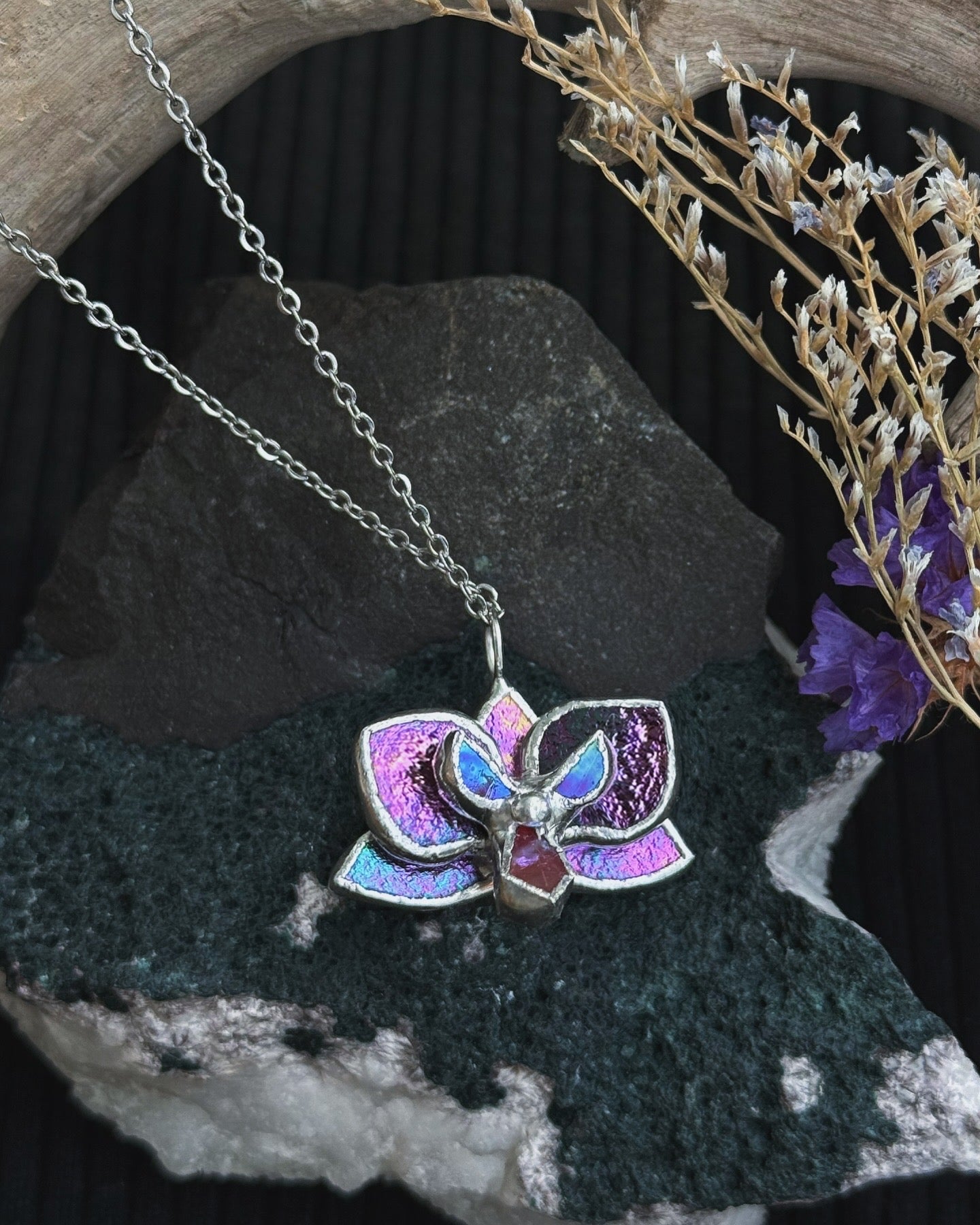 " . Necklace Orchid Mauve iridescent Necklace” Stained glass tropical flower 3D, art jewelry
