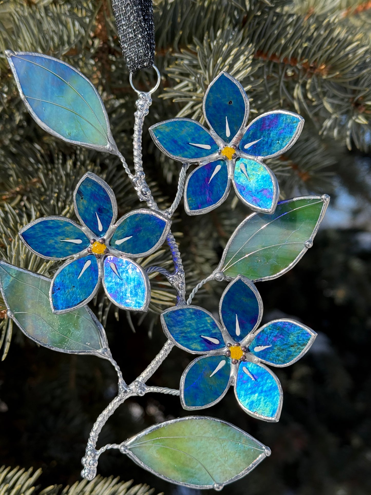 " . Forget me not 3 flowers Indigo iridescent Wall Pendant, Stained glass, Walldecoration, Suncatcher