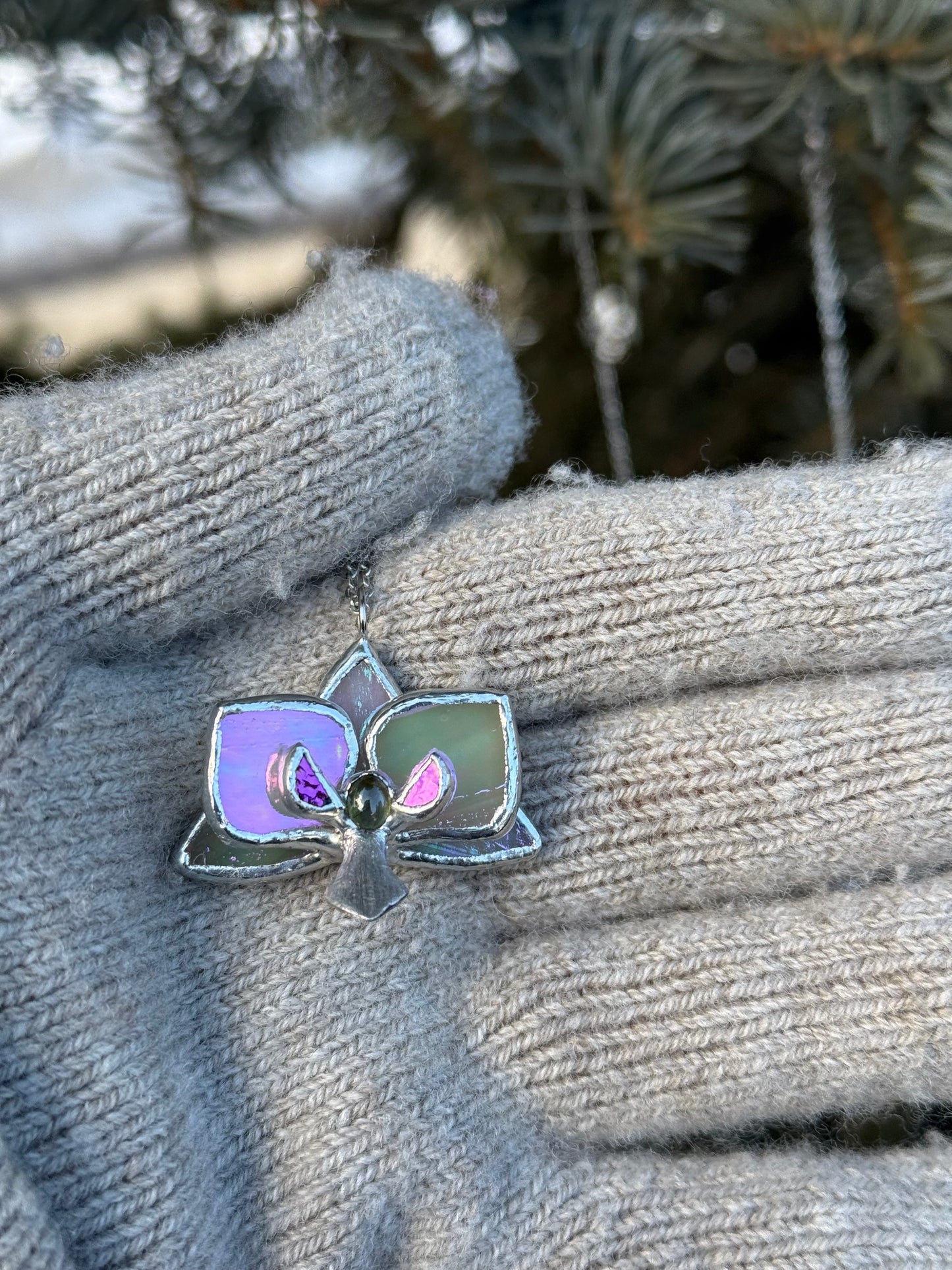 " . Necklace Orchid White Pearl with Chrysoberyl Cat’s Eye” Stained glass tropical flower 3D, art jewelry