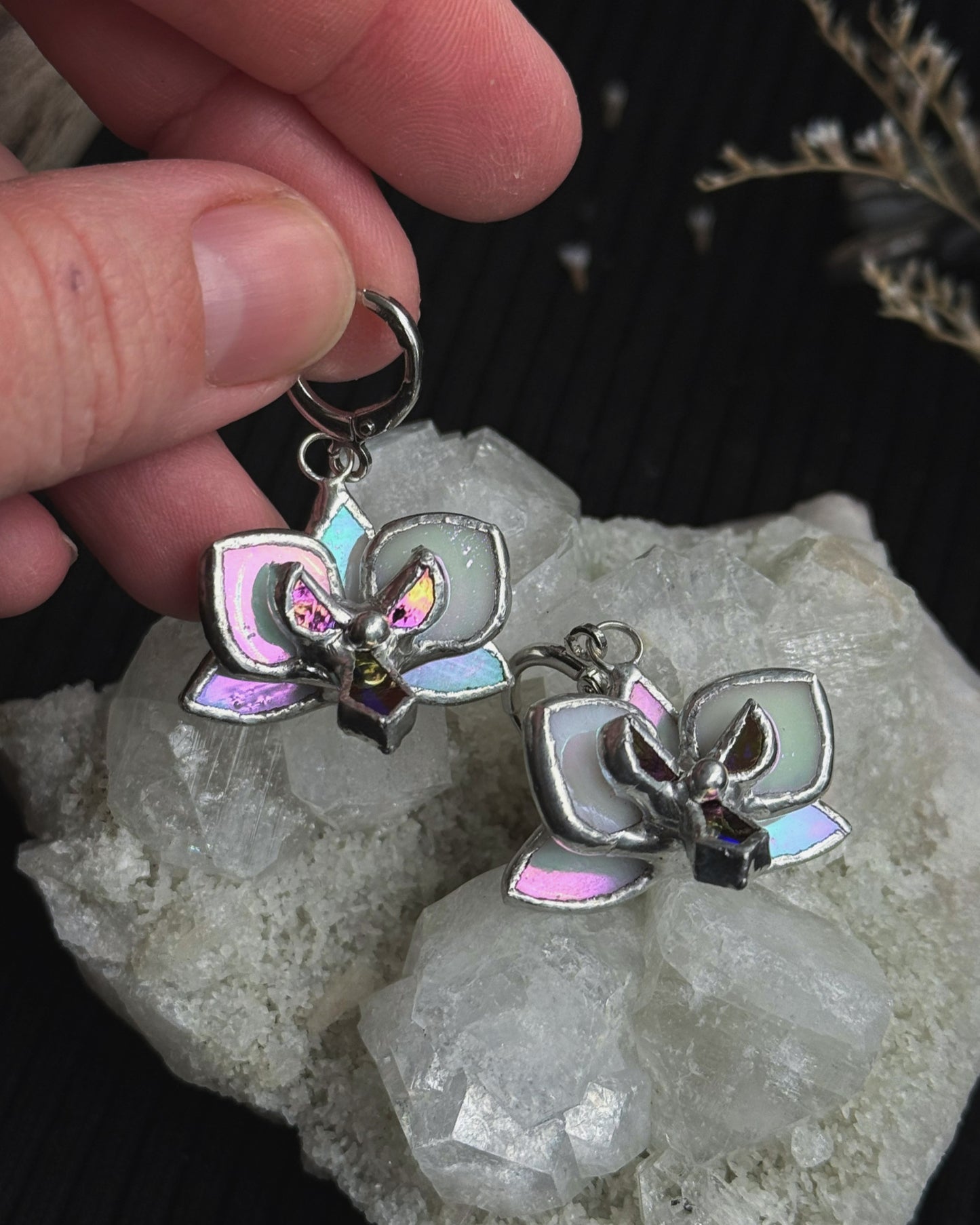 " . Earrings Orchid White Pearl iridescent ” Stained glass tropical flower 3D, art jewelry necklace ring