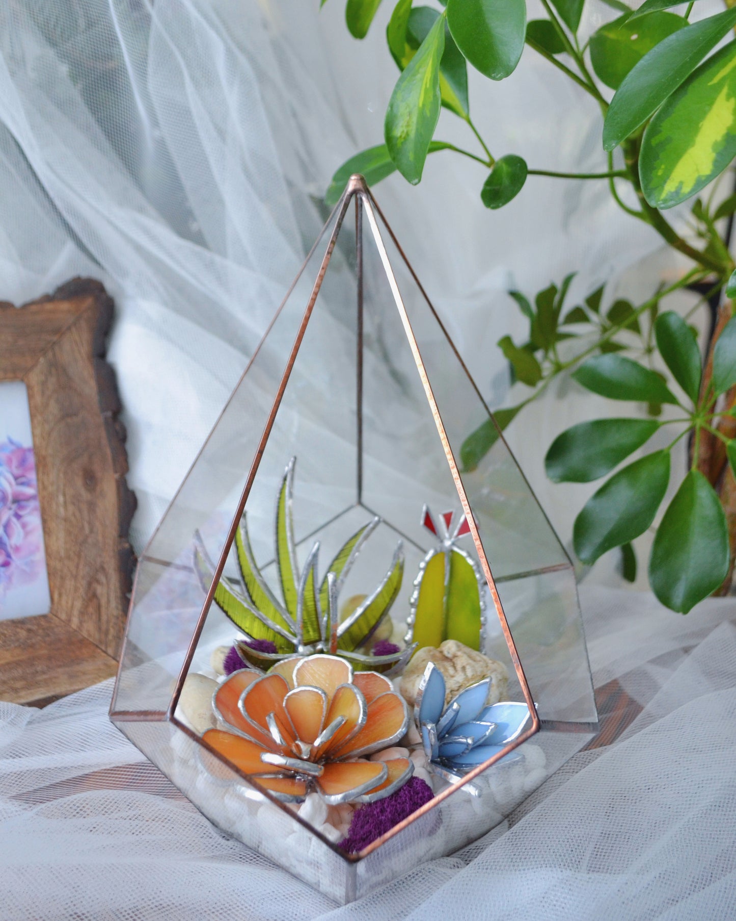 “ . Geometric glass terrarium with art glass 3D plants”