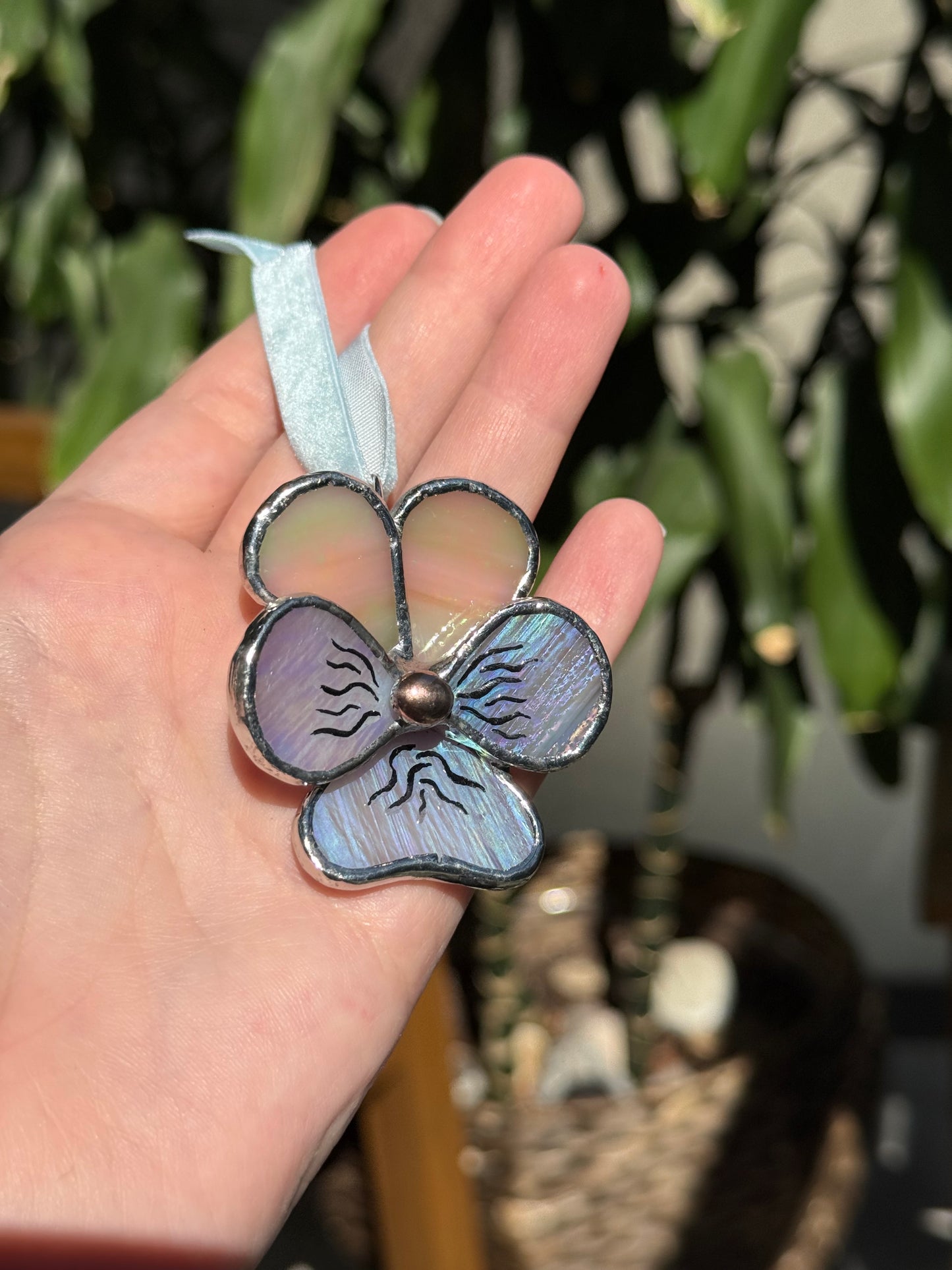 " . Pansy flower Beige & Lavender irid, Stained glass Decorative ORNAMENT, Christmas decoration, Suncatcher