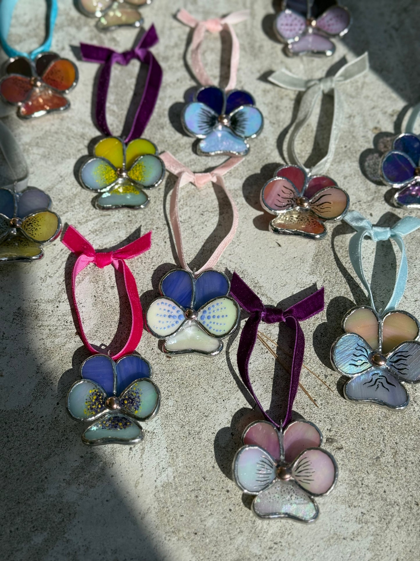 " .  CHOOSE COLOR Decorative ORNAMENTS Stained glass Pansy flower, Christmas decoration, Suncatcher, wall window hanging”