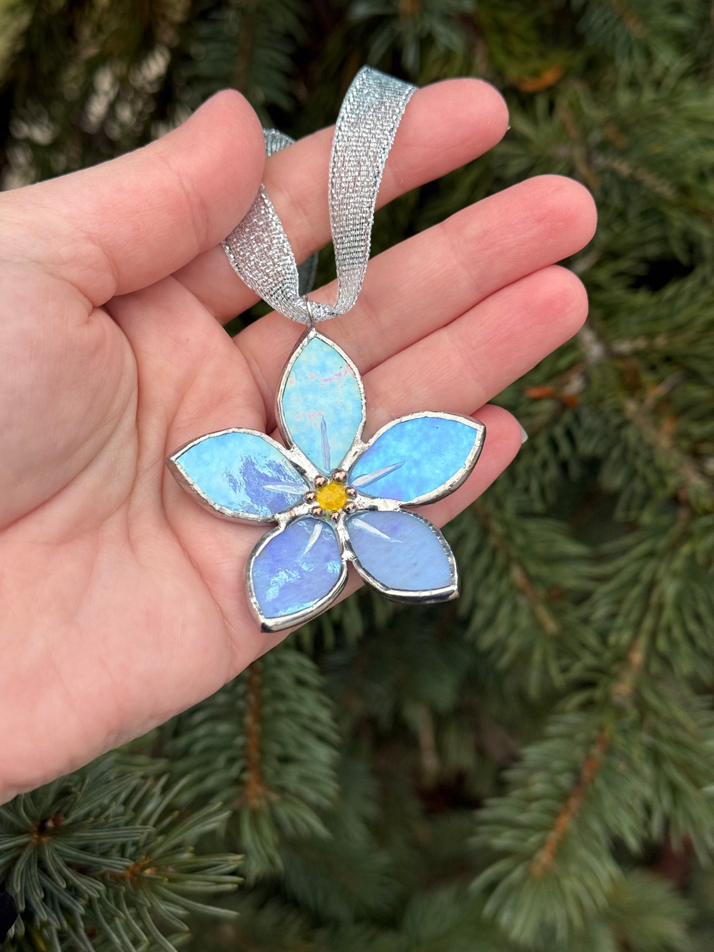 " . Forget me not flower Sky blue irid , Stained glass Decorative ORNAMENT, Christmas decoration, Suncatcher