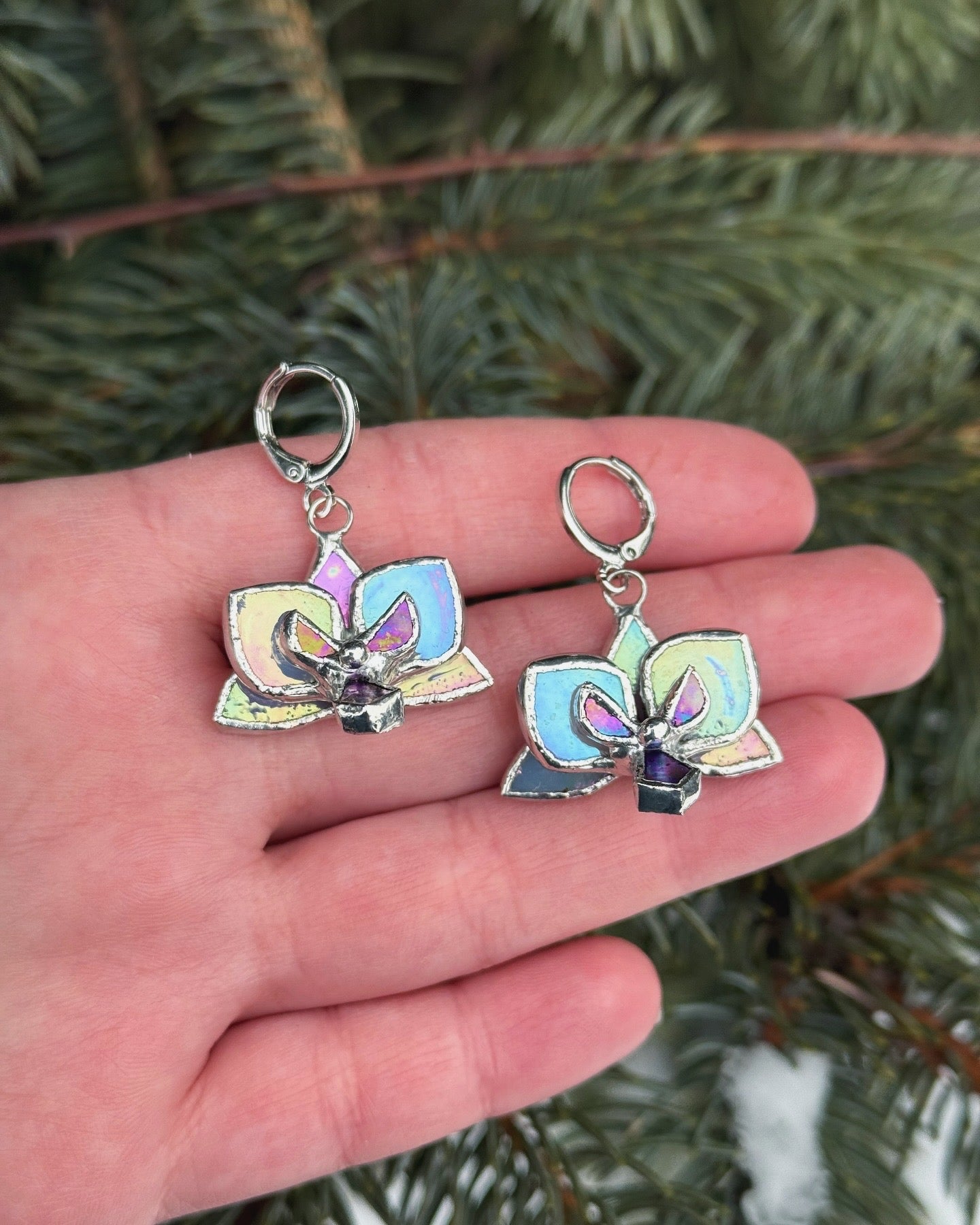 " . Earrings Orchid White Pearl iridescent ” Stained glass tropical flower 3D, art jewelry necklace ring