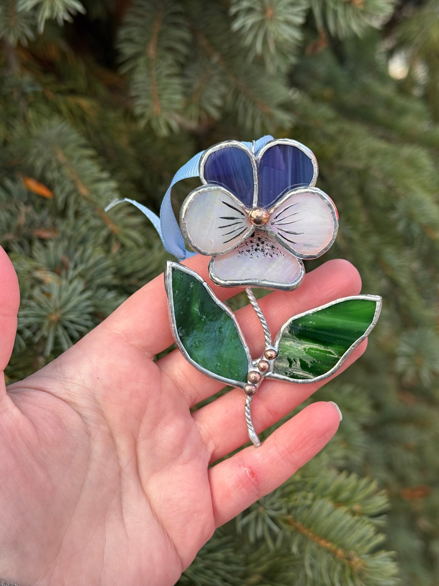 " . Pansy flower with leaves Grape purple & white irid , Stained glass Decorative ORNAMENT, Christmas decoration, Suncatcher