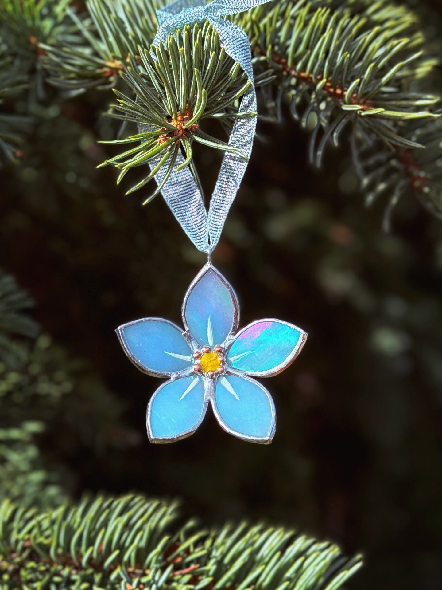 " . Forget me not flower Light blue lumi , Stained glass Decorative ORNAMENT, Christmas decoration, Suncatcher