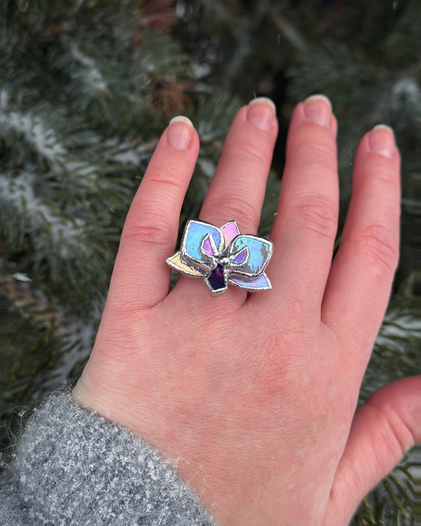 " . Ring white iridescent Orchid” Stained glass tropical flower 3D, art jewelry