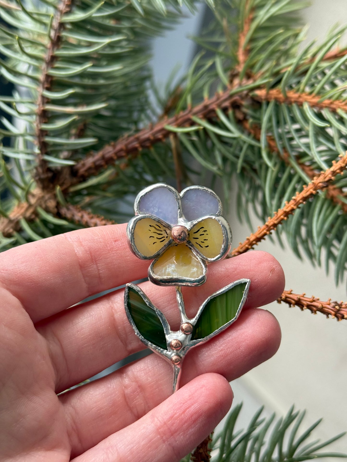 " . Brooch Pansy Flower Lavender irid & yellow irid” Stained glass tropical flower 3D, art jewelry