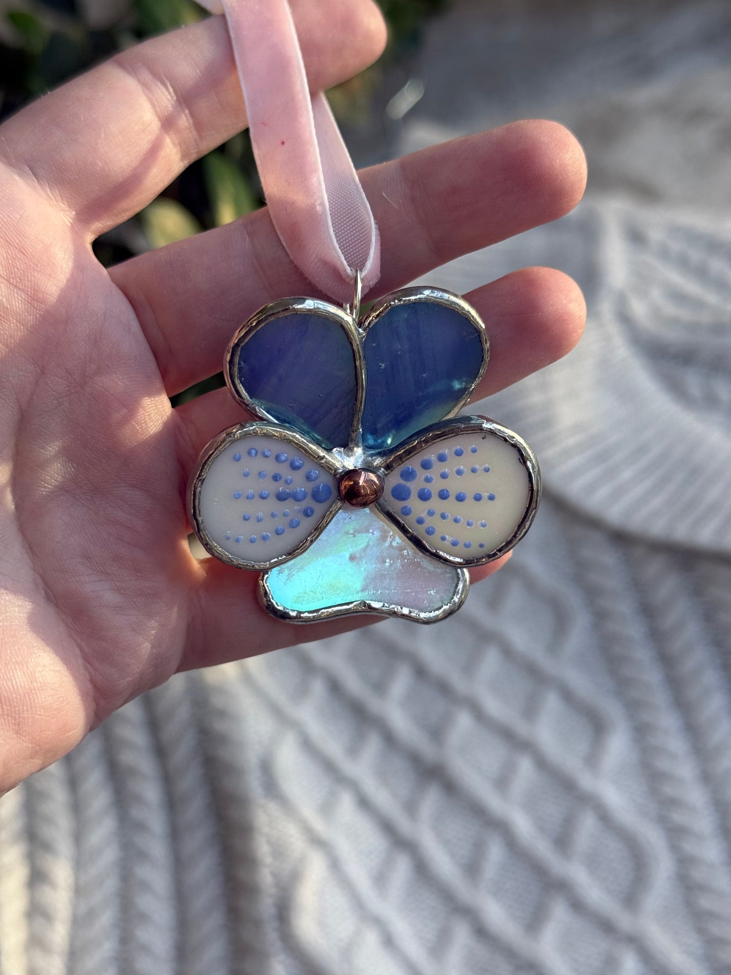 " . Pansy flower Blue & White irid with pattern, Stained glass Decorative ORNAMENT, Christmas decoration, Suncatcher