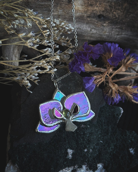 " . Necklace Orchid White Pearl with Chrysoberyl Cat’s Eye” Stained glass tropical flower 3D, art jewelry