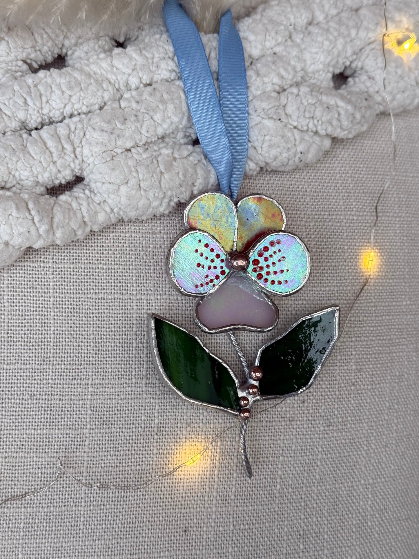 " . Pansy flower with leaves Red & white irid , Stained glass Decorative ORNAMENT, Christmas decoration, Suncatcher