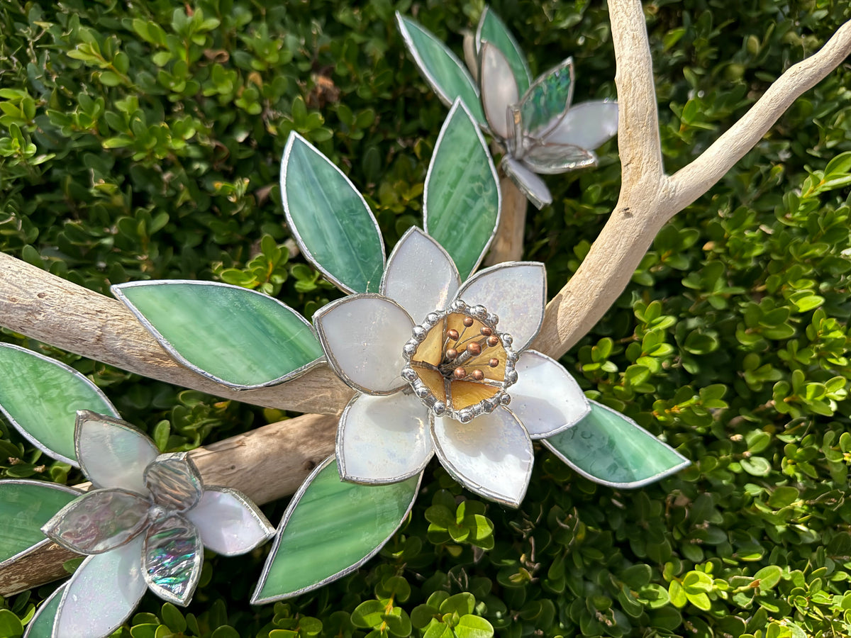 .Daffodil flower Stained Glass Driftwood Wall Decor Suncatcher