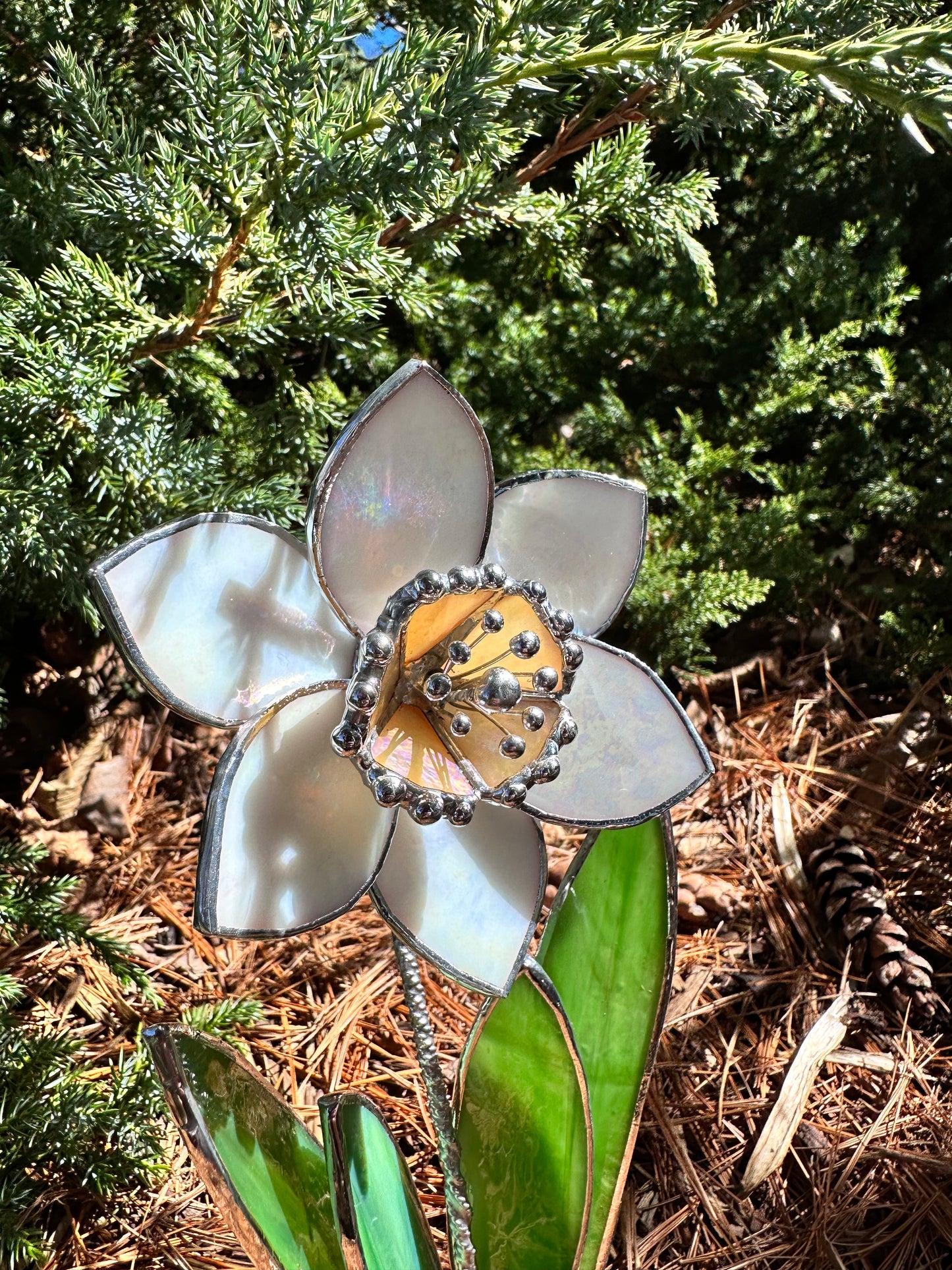 ".Daffodil Flower White Pearl with pot" Stained glass tropical flower 3D, Sun catcher, Table plant decor, Garden stick, wedding decor, Christmas gift