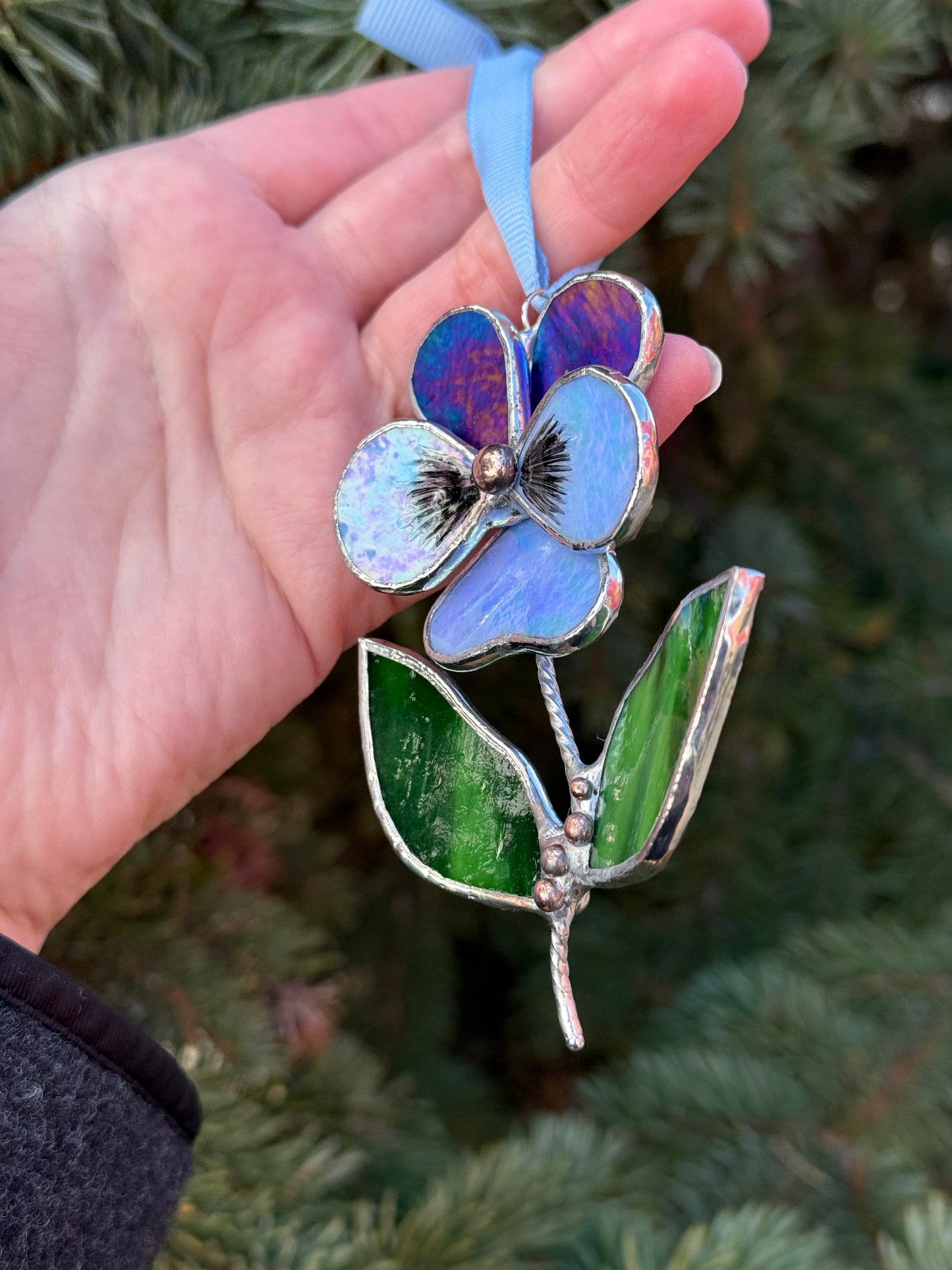 " . Pansy flower with leaves Indigo & light blue irid , Stained glass Decorative ORNAMENT, Christmas decoration, Suncatcher