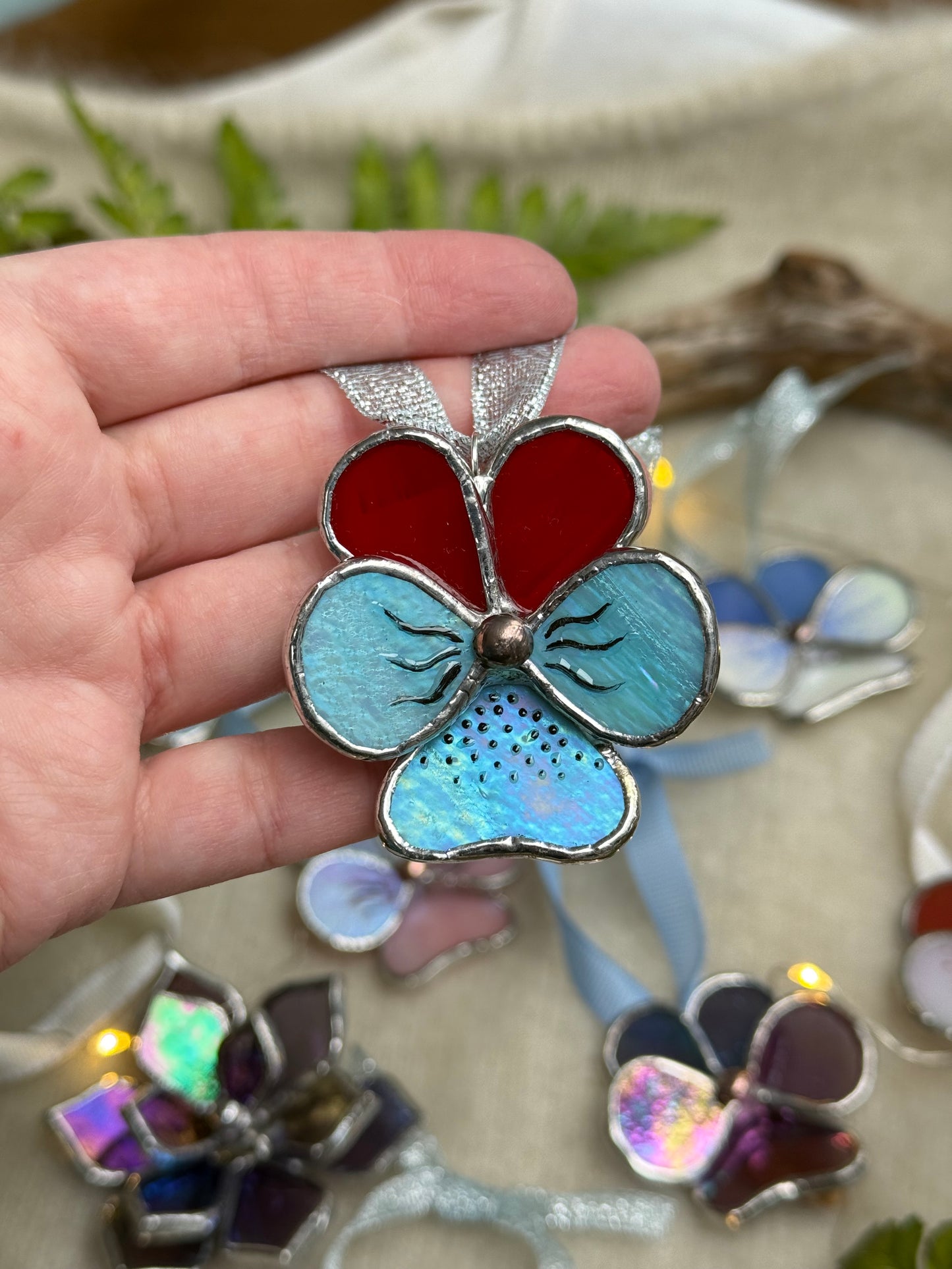 " . Pansy flower Ruby red & Teal irid , Stained glass Decorative ORNAMENT, Christmas decoration, Suncatcher new