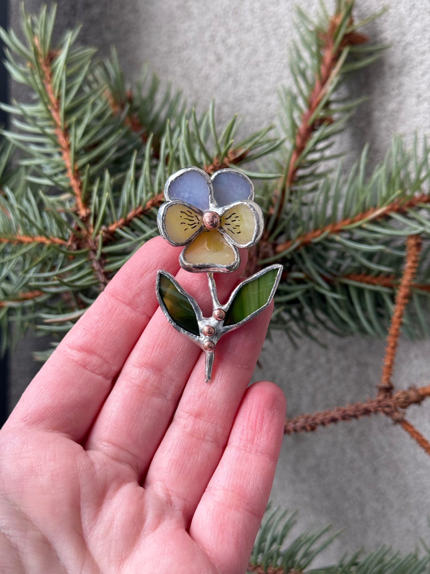 " . Brooch Pansy Flower Lavender irid & yellow irid” Stained glass tropical flower 3D, art jewelry