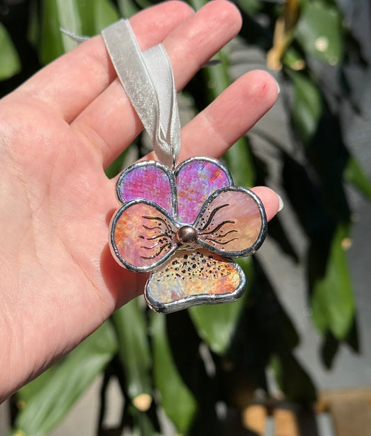 " . Pansy flower Berry red & peach irid , Stained glass Decorative ORNAMENT, Christmas decoration, Suncatcher