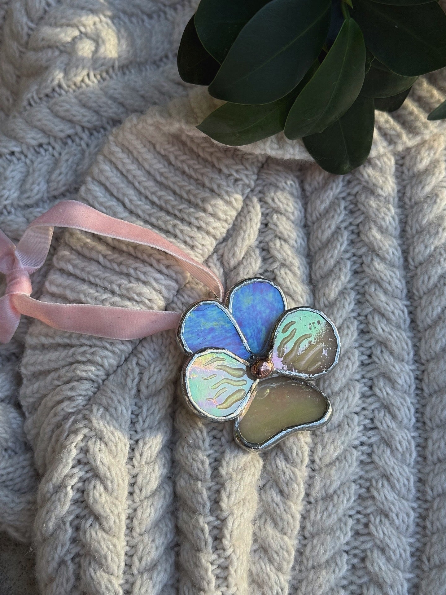 " . Pansy flower Lavender & Beige irid, Stained glass Decorative ORNAMENT, Christmas decoration, Suncatcher