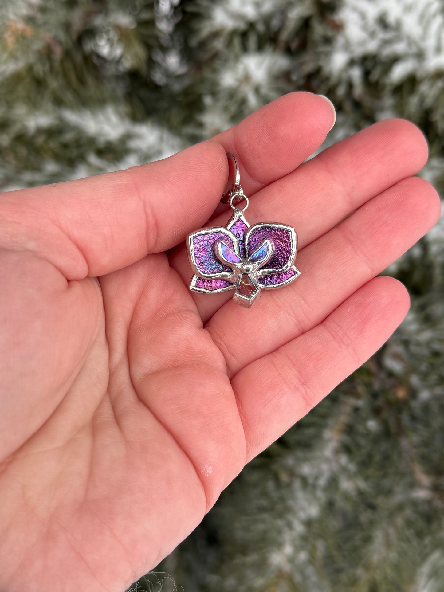 " . Earrings Orchid Mauve iridescent ” Stained glass tropical flower 3D, art jewelry necklace ring