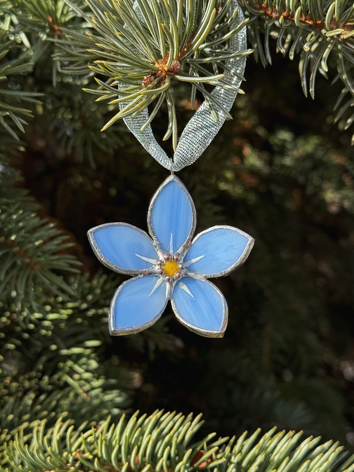 " . Forget me not flower Sky blue , Stained glass Decorative ORNAMENT, Christmas decoration, Suncatcher