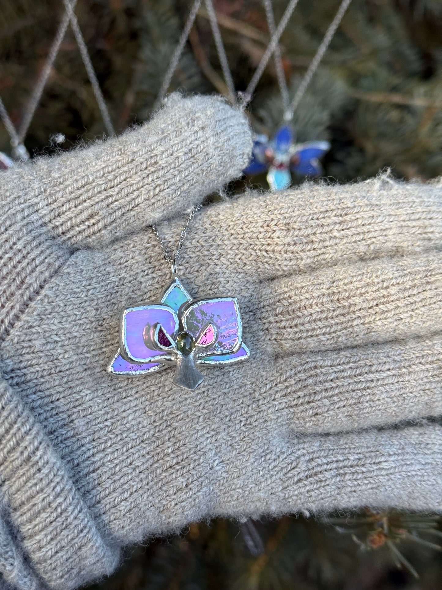 " . Necklace Orchid White Pearl with Chrysoberyl Cat’s Eye” Stained glass tropical flower 3D, art jewelry