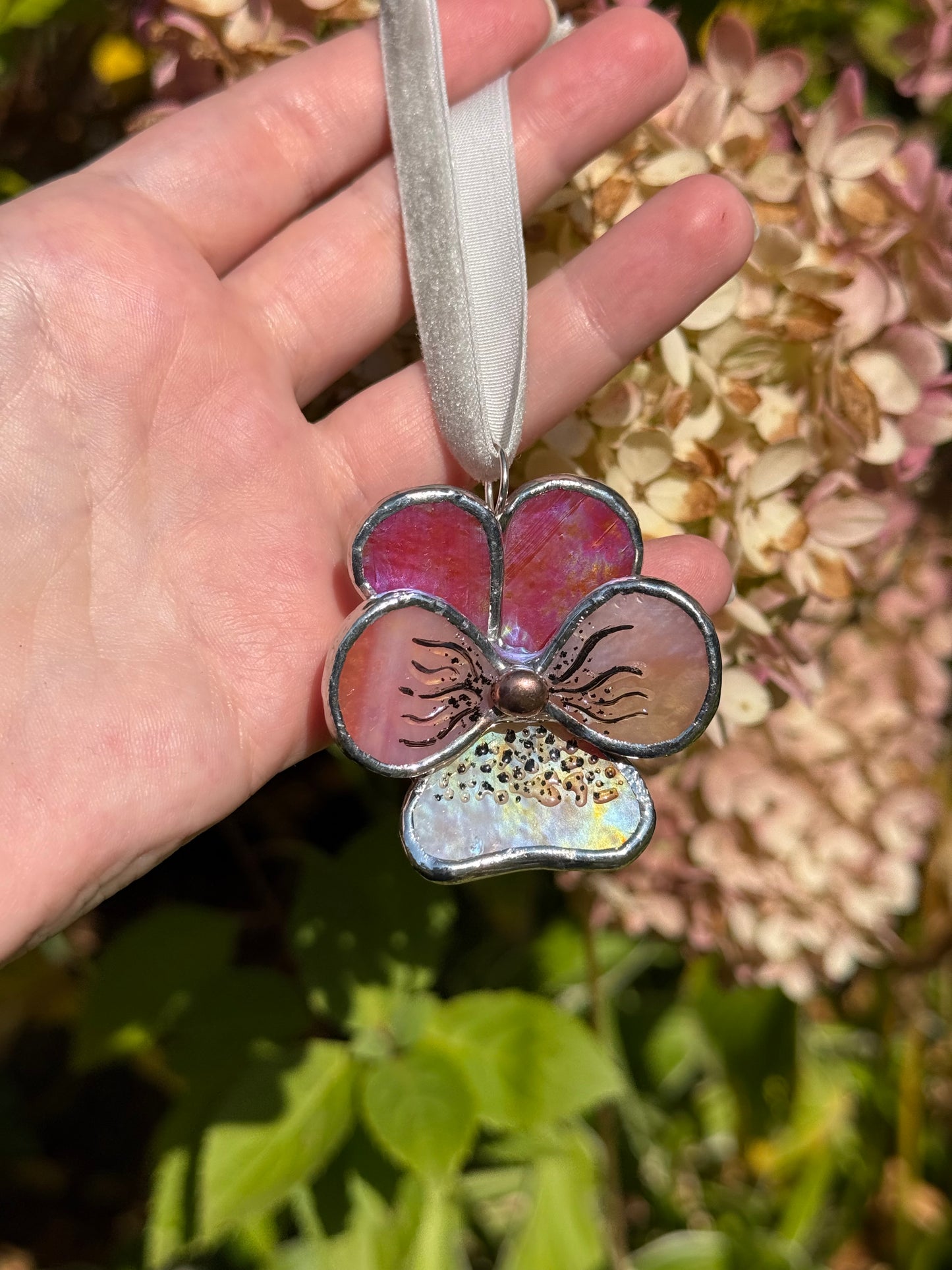 " . Pansy flower Berry red & peach irid , Stained glass Decorative ORNAMENT, Christmas decoration, Suncatcher