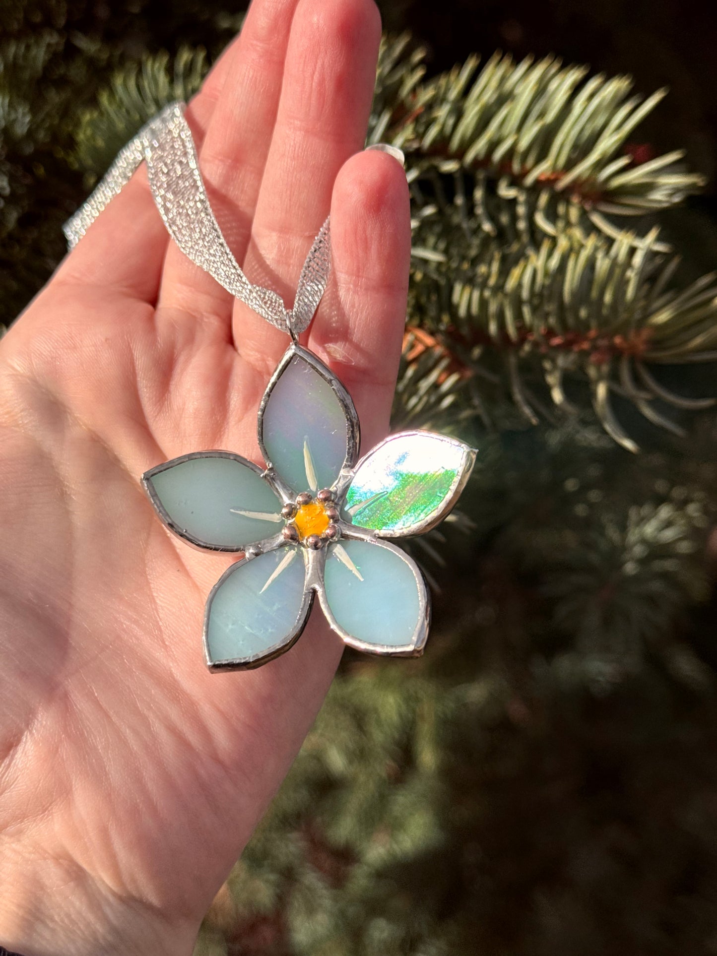 " . Forget me not flower Light blue lumi , Stained glass Decorative ORNAMENT, Christmas decoration, Suncatcher