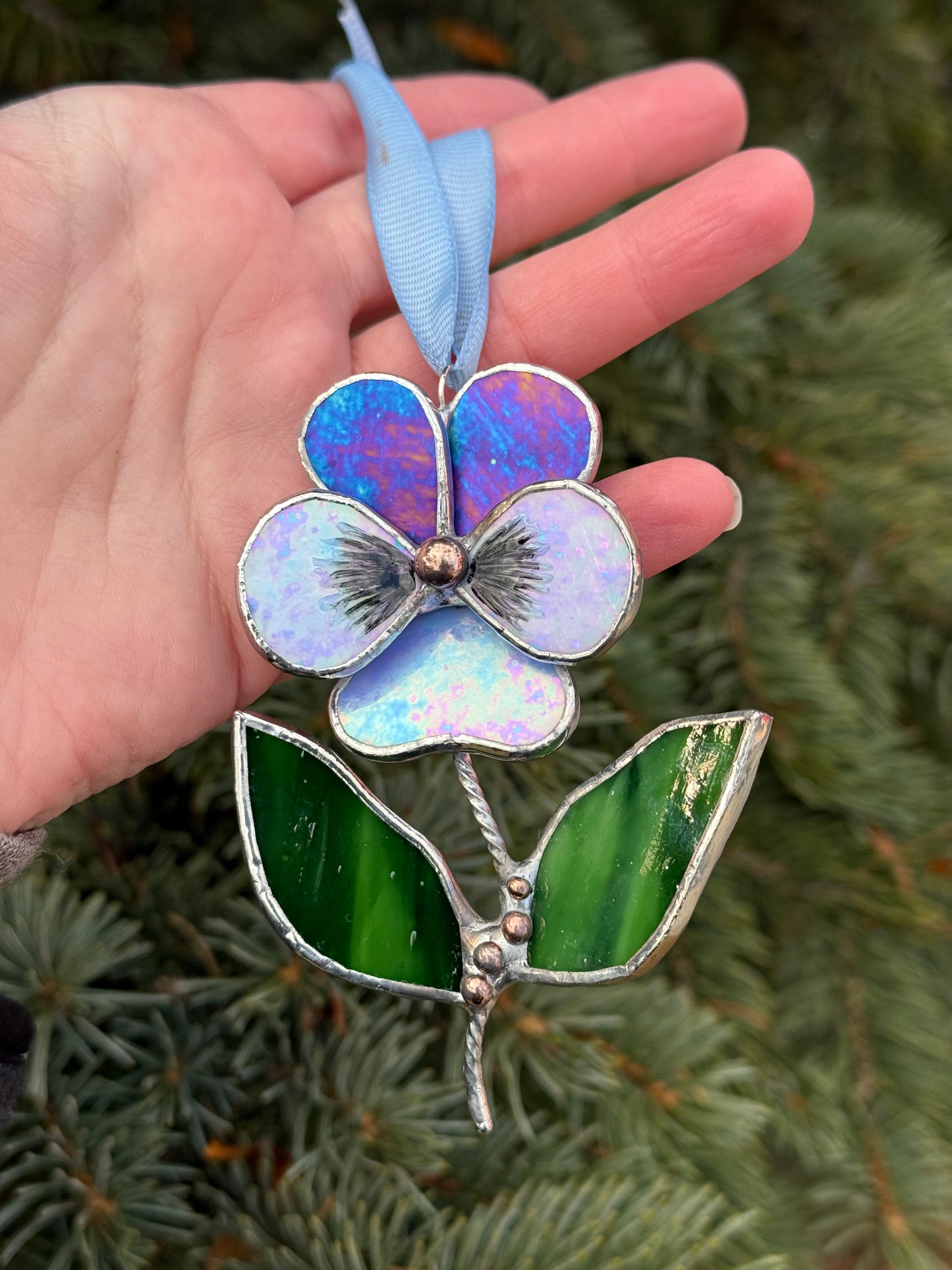 " . Pansy flower with leaves Indigo & light blue irid , Stained glass Decorative ORNAMENT, Christmas decoration, Suncatcher