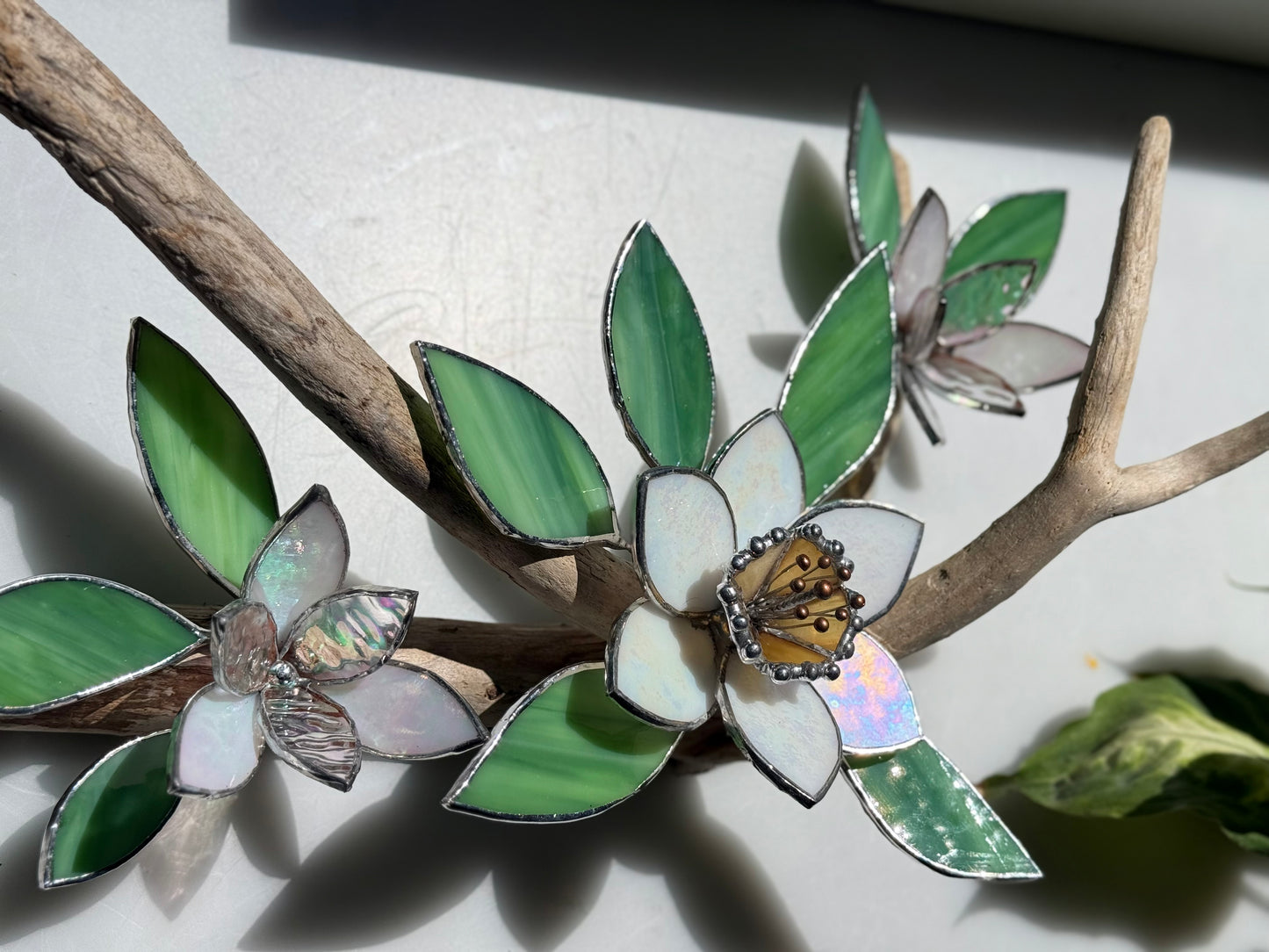 .Daffodil flower Stained Glass Driftwood Wall Decor Suncatcher