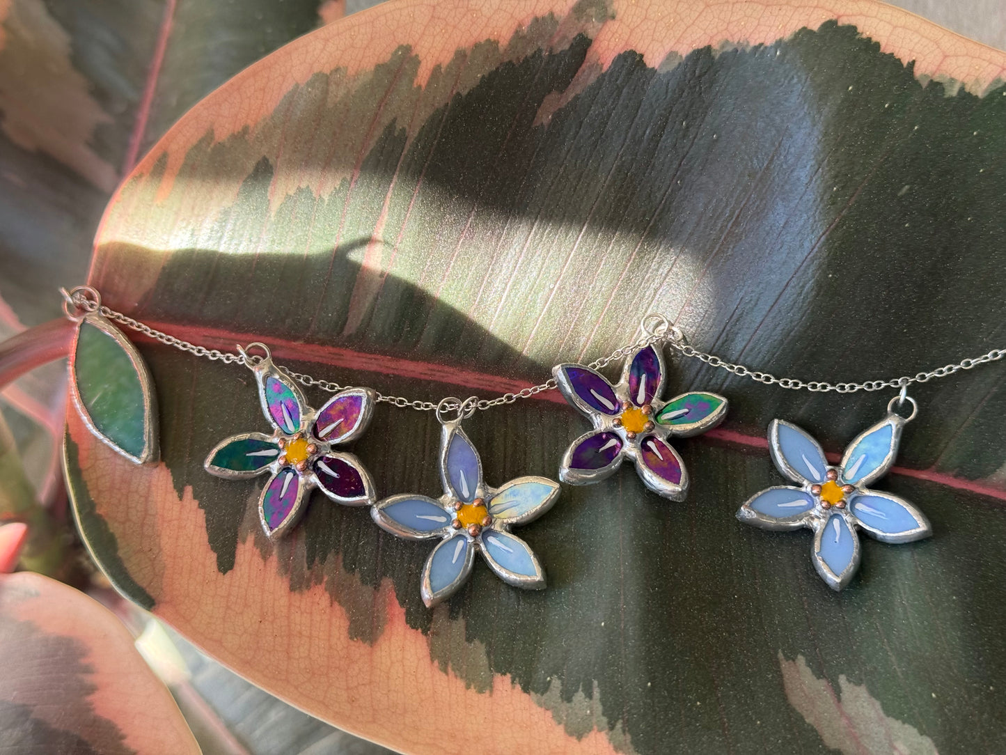 .Beautiful Forget Me Not Stained Glass Necklace 4 flowers, Botanical Art Jewelry new